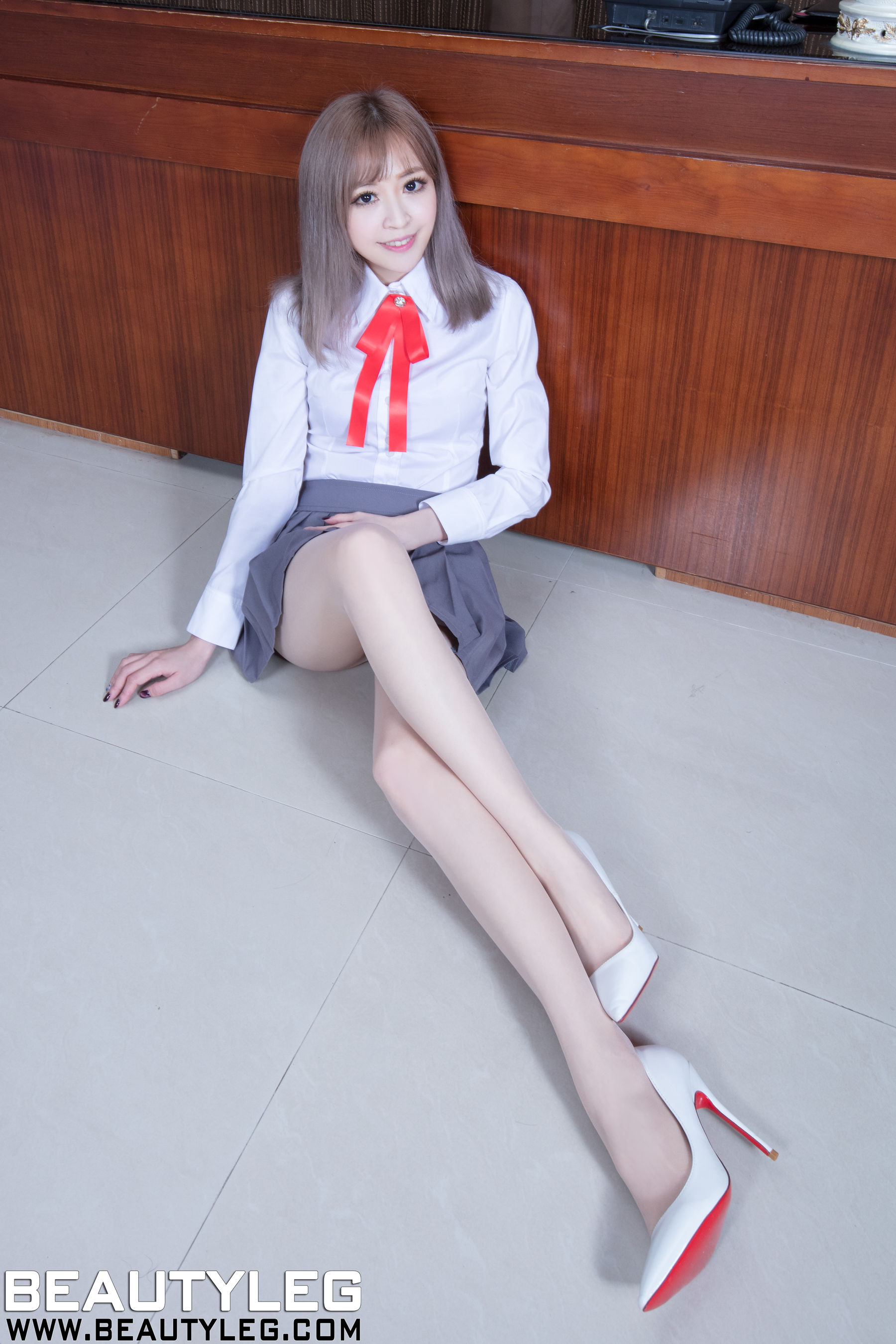 M940-腿模Lucy倪千凌《水手服+黑丝包臀裙》 [Beautyleg] NO.1521 美腿 - 94零社区 Beautyleg-第38张