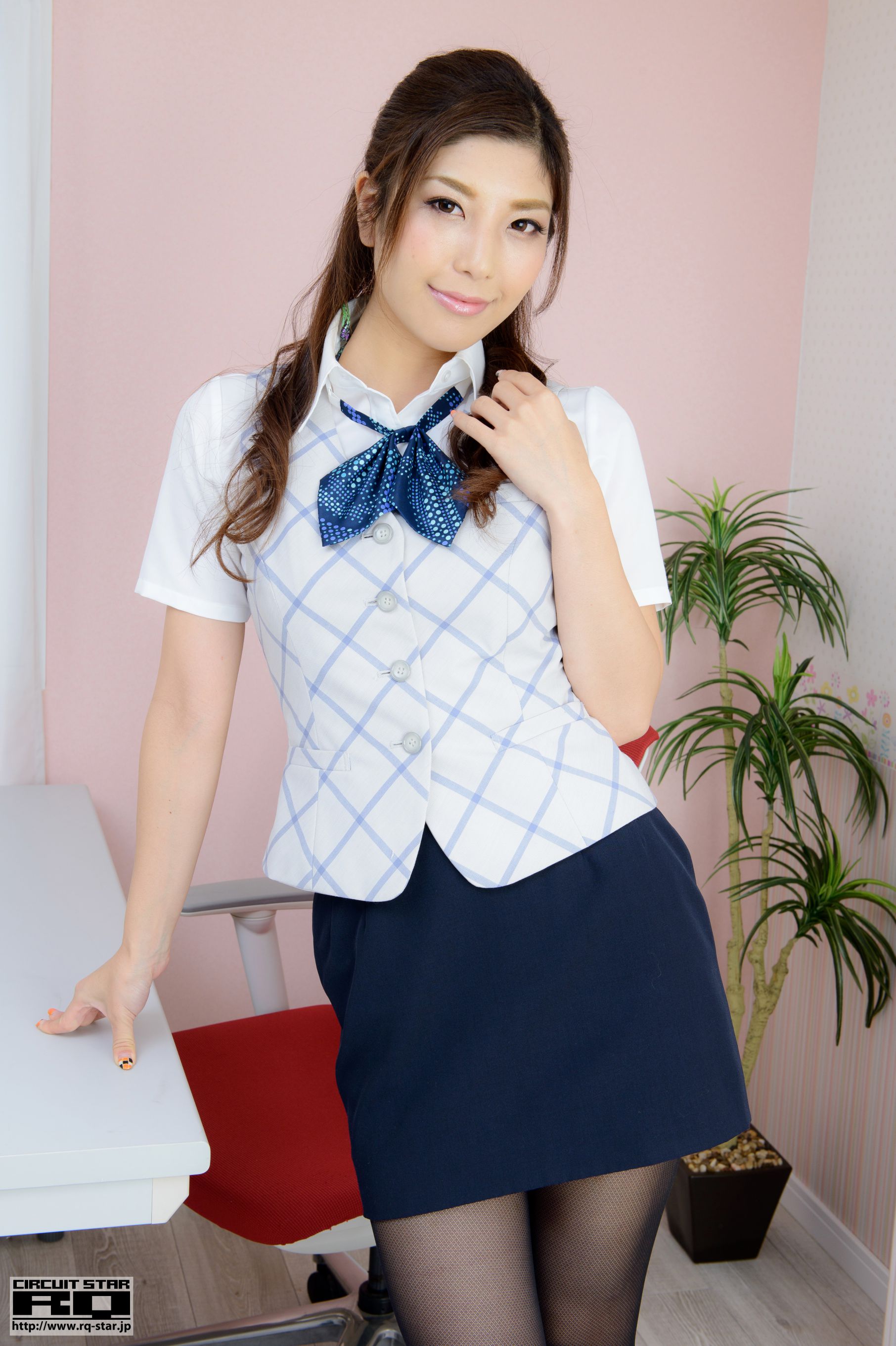 M940-[RQ-STAR] NO.00978 Tomoka Wakamatsu 若松朋加 Office Lady 黑丝OL - 94零社区 RQ-STAR-第6张
