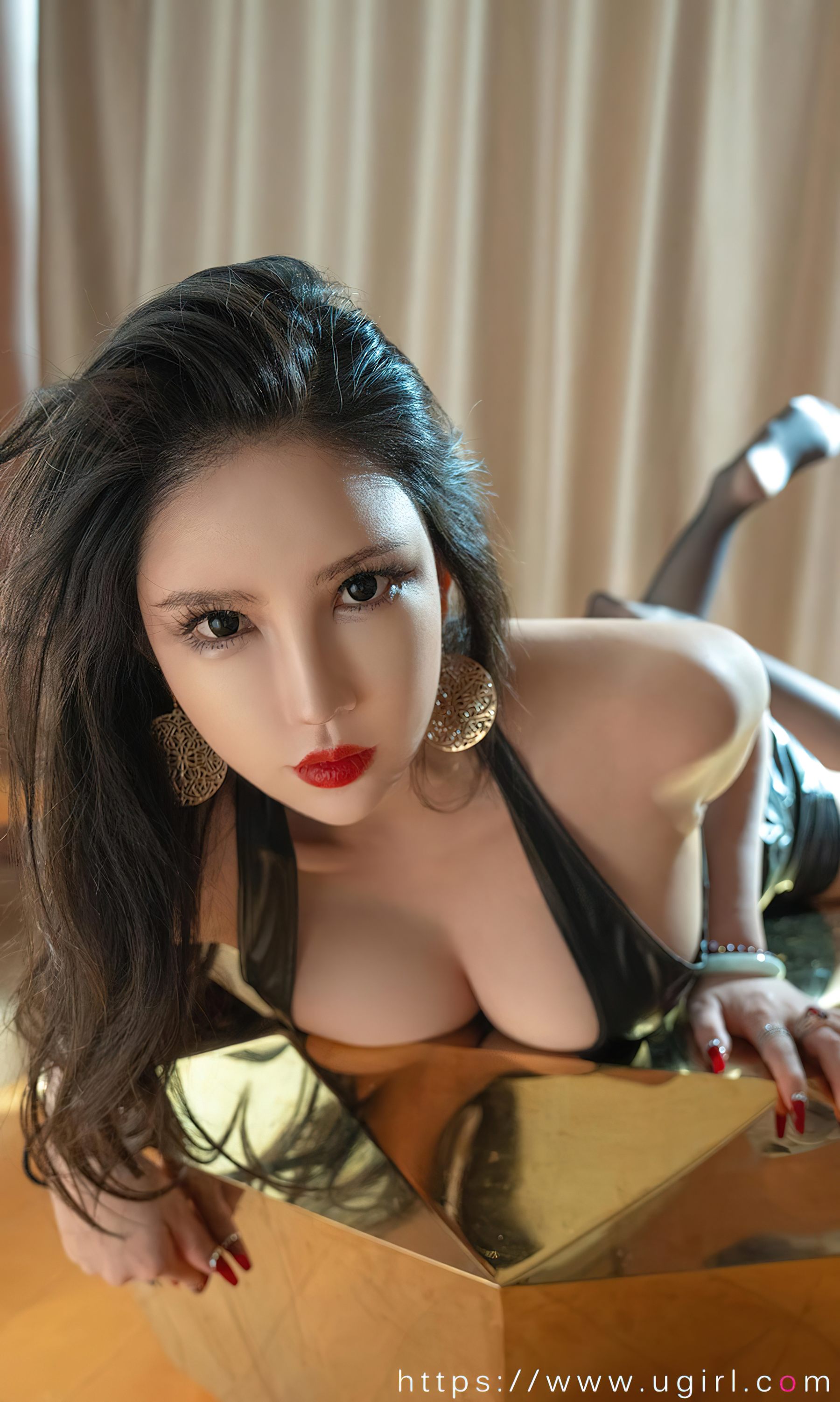 M940-[Ugirls]爱尤物 No.2591 失重 球球 - 94零社区 爱尤物-第1张