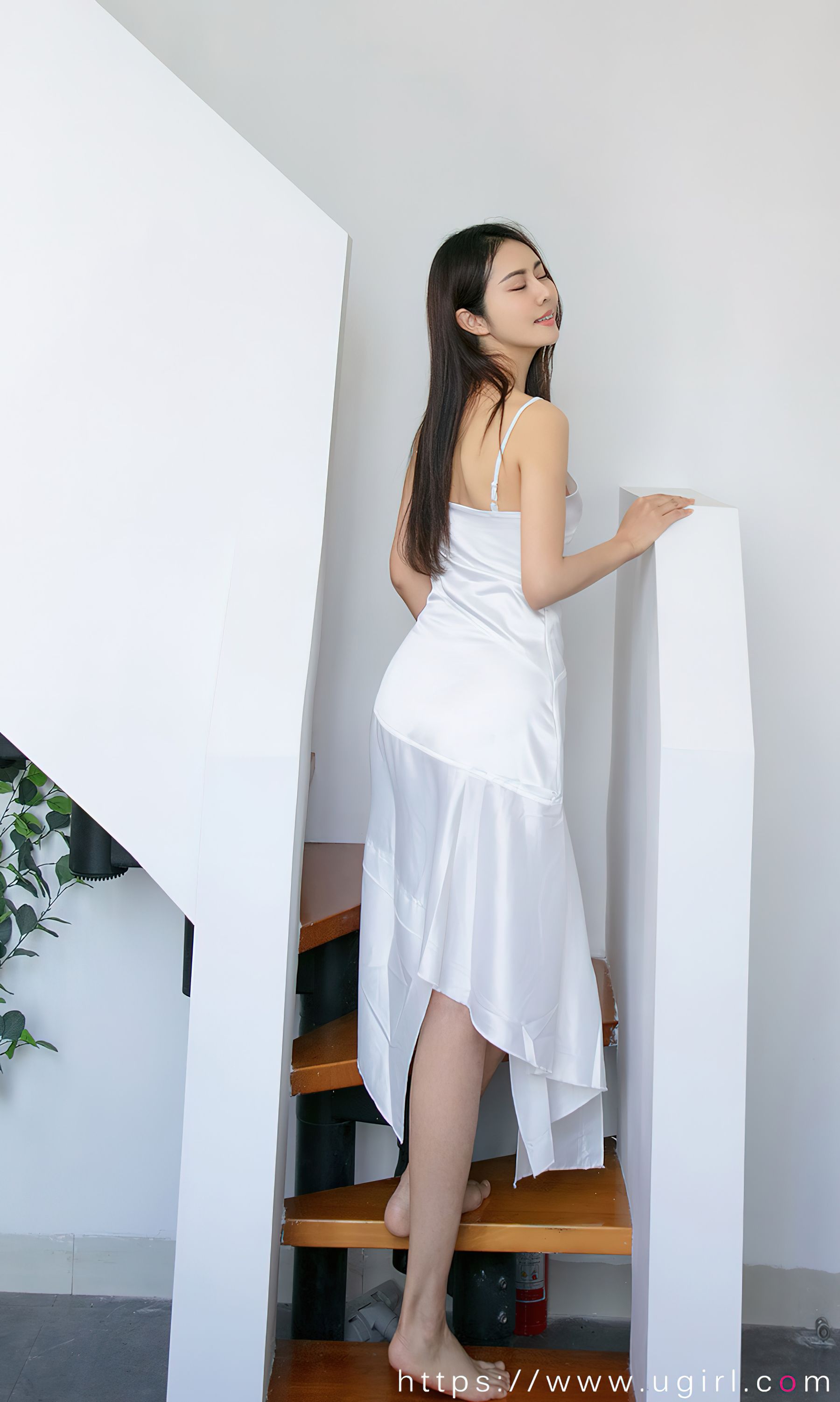 M940-[Ugirls]爱尤物 No.2668 掀云探爱 姜云曦 - 94零社区 爱尤物-第5张