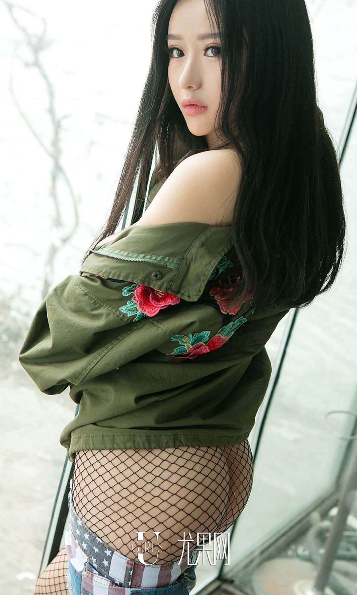 M940-倪叶藤《军装软妹》 [尤果圈] No.714 - 94零社区 爱尤物-第9张