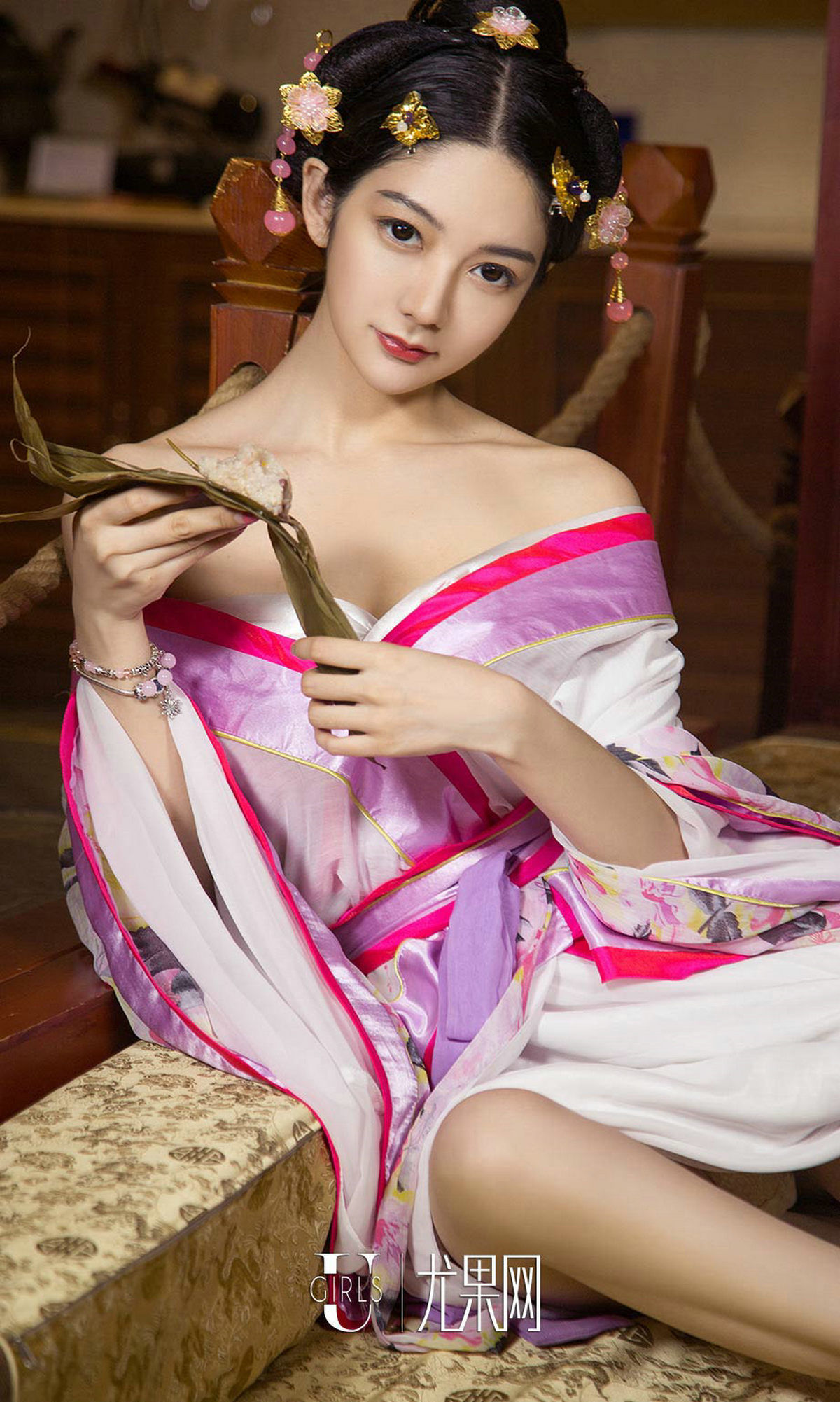 M940-小琪/梦心玥/艺轩/田小燕《四面香-端午》 [尤果圈爱尤物] No.1125 - 94零社区 爱尤物-第4张