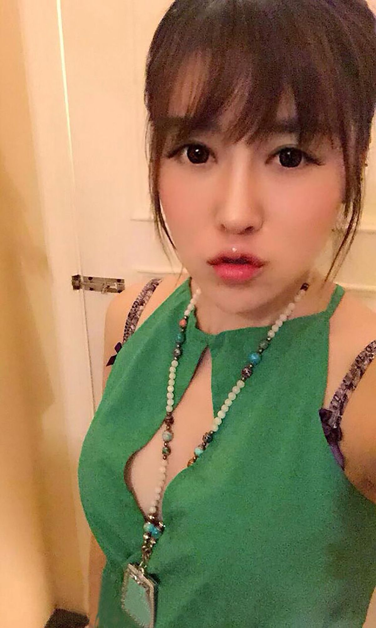 M940-夏雪儿《小兔儿乖乖把门儿开开》 [爱尤物Ugirls] No.115 - 94零社区 爱尤物-第3张