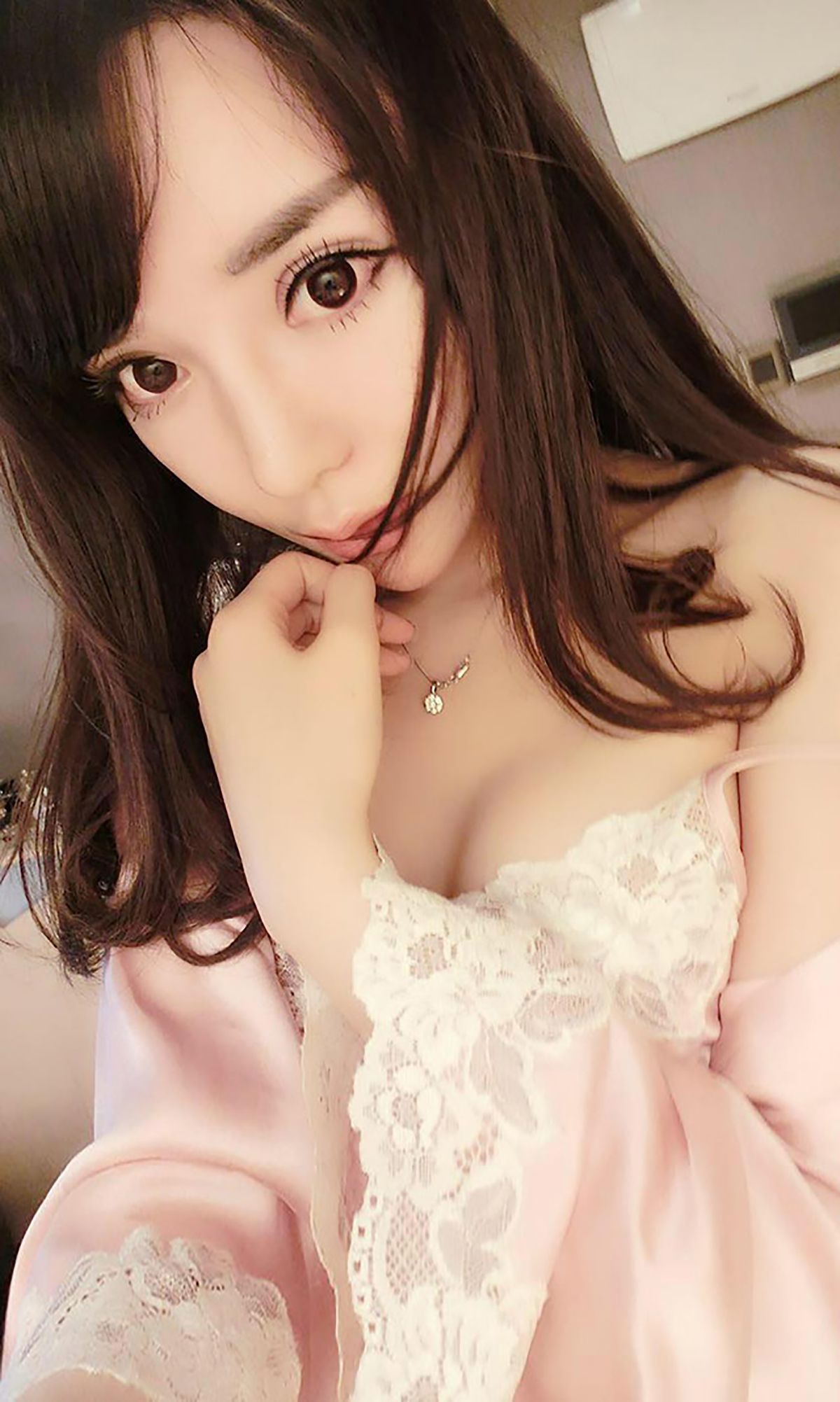 M940-韩子萱《魔鬼身材天使面孔》 [爱尤物Ugirls] No.048 - 94零社区 爱尤物-第3张