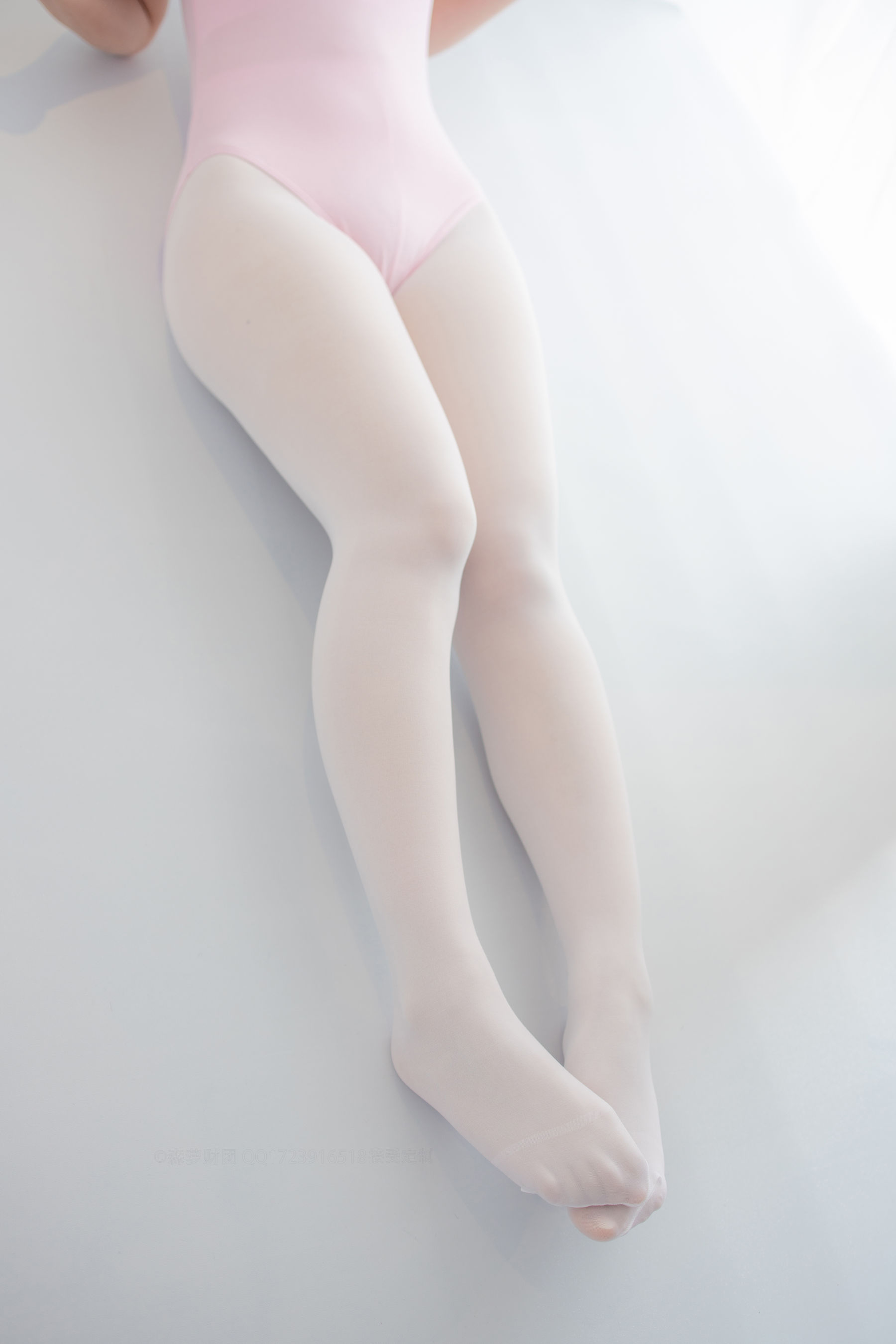 M940-[森萝财团] [X-053] 默陌 50D白丝练功服百合踩物 - 94零社区 森萝财团-第4张