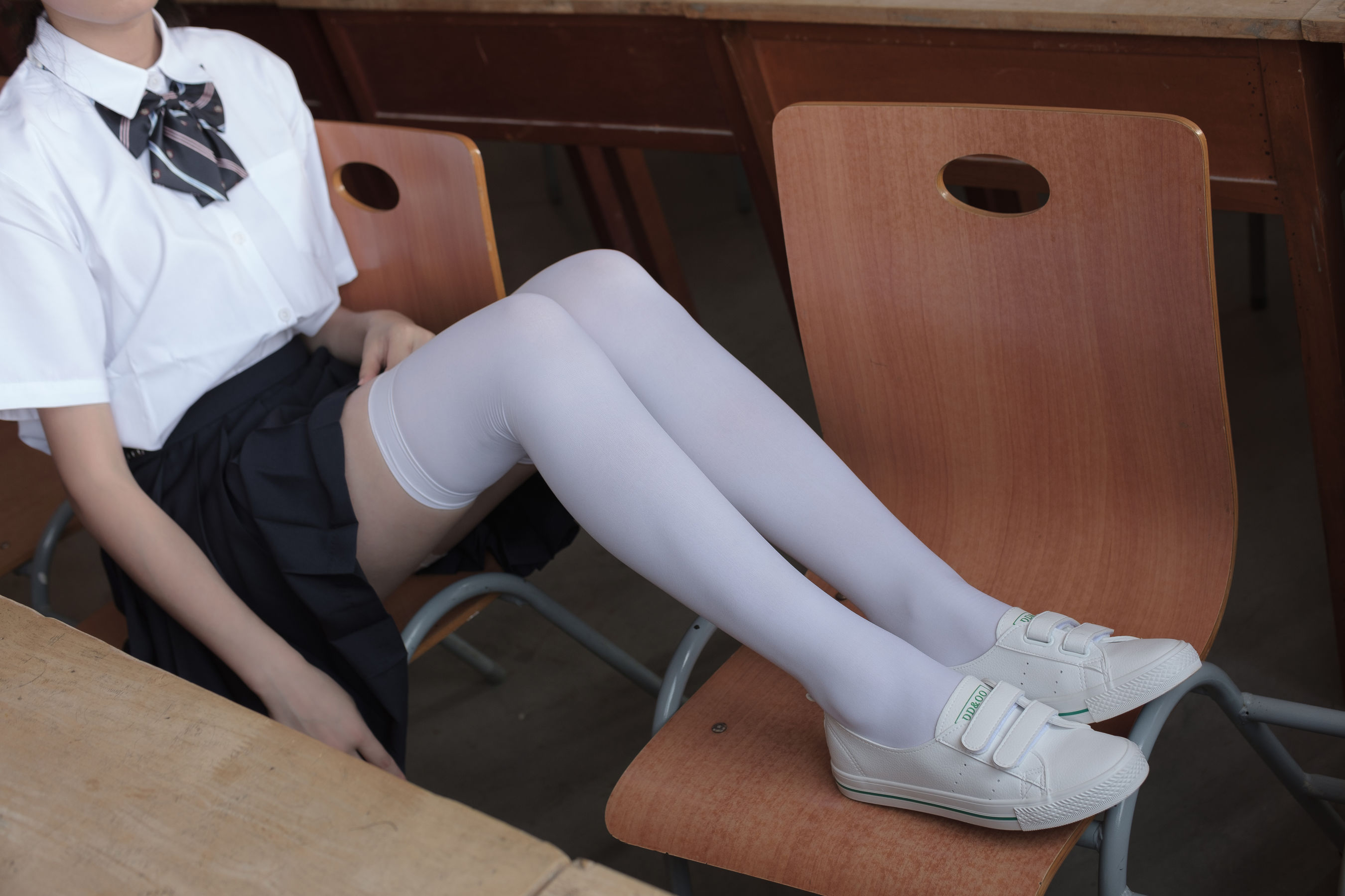 M940-[森萝财团] [BETA-022] 教室里的JK白丝少女 - 94零社区 森萝财团-第1张