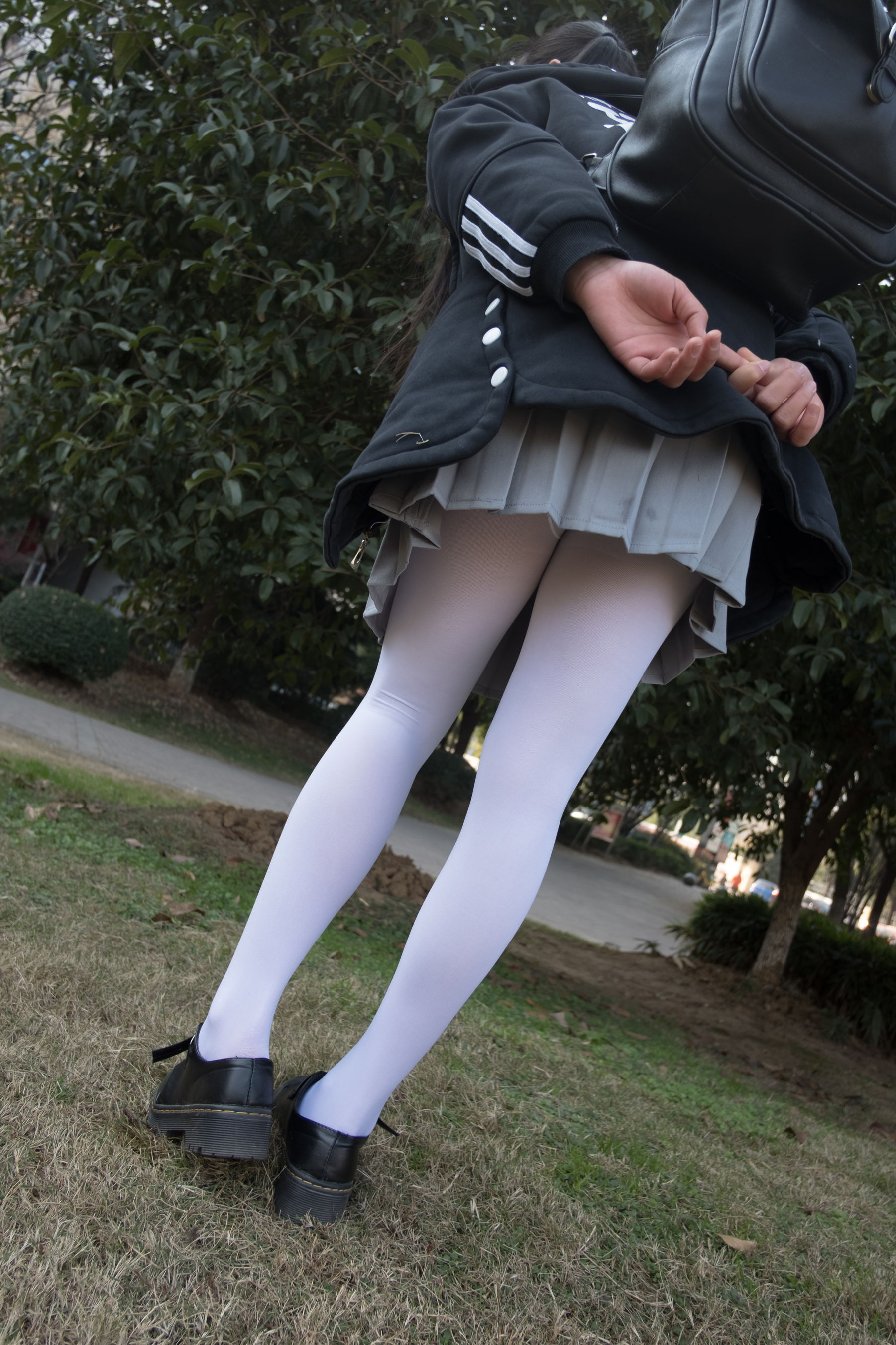 M940-[森萝财团] [BETA-012] 户外丝足秀 - 94零社区 森萝财团-第4张