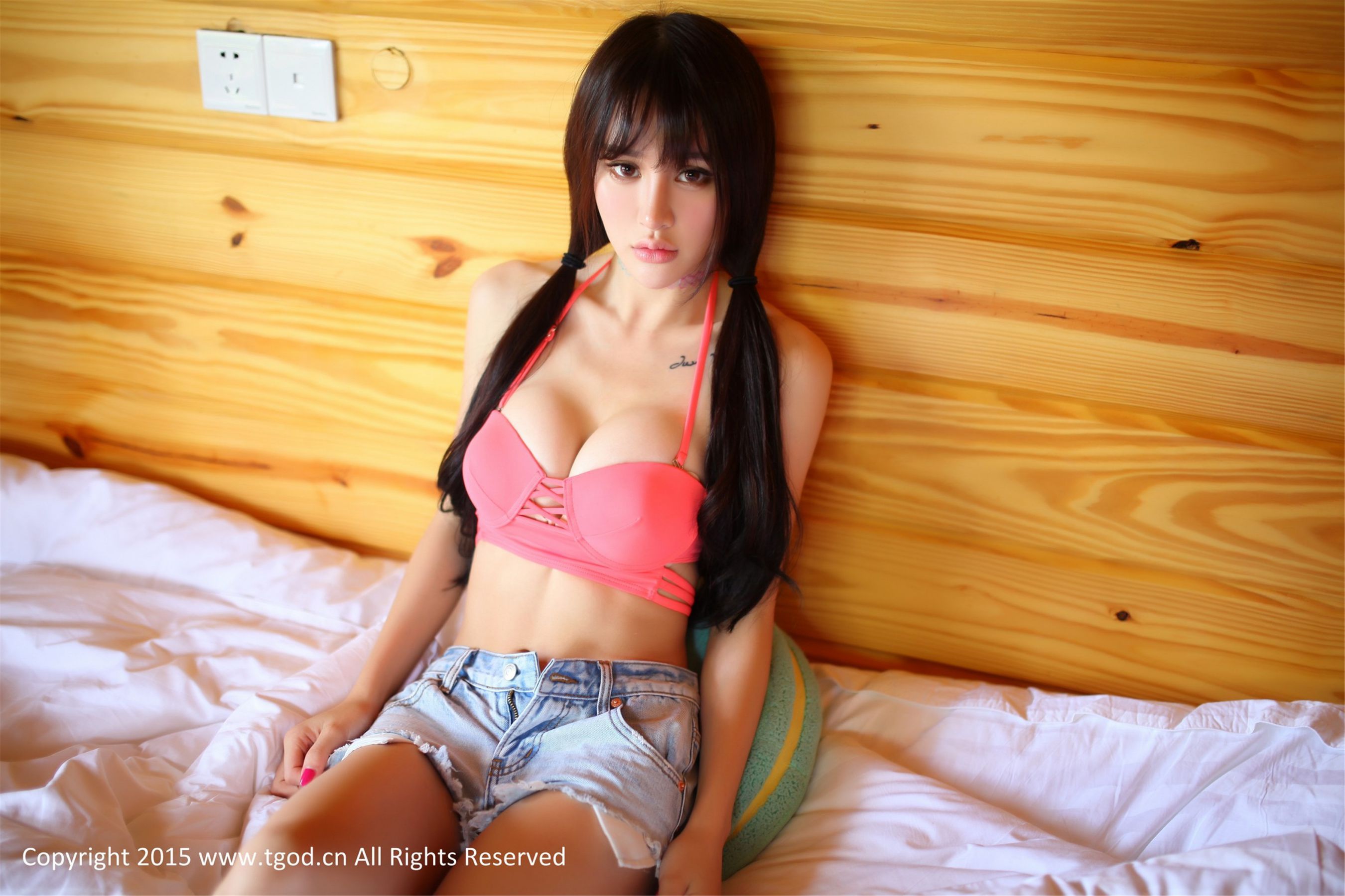 M940-Cheryl青树《云曼旅拍》热裤+比基尼 [TGOD推女神] 写真集 - 94零社区 推女神-第1张