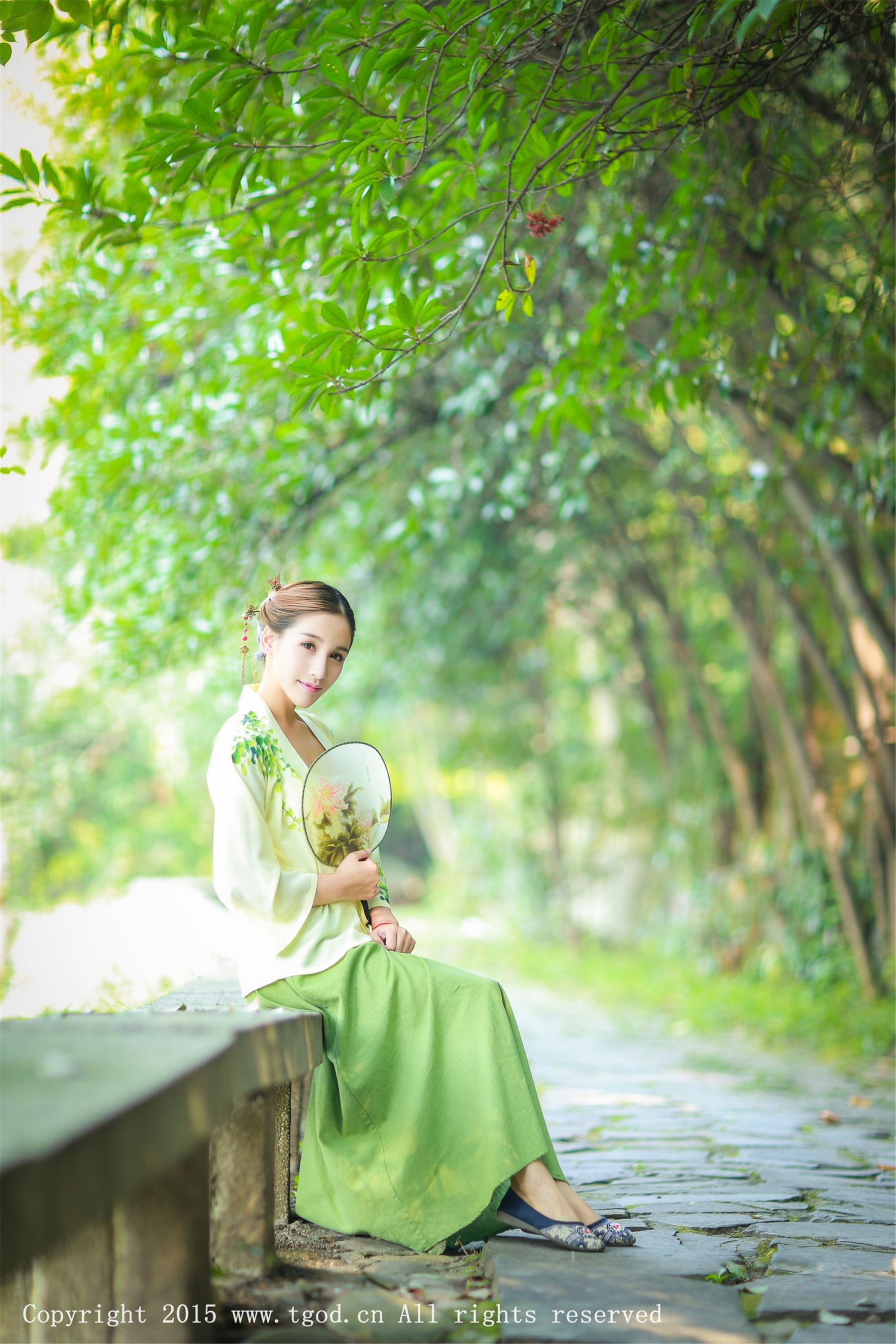 M940-艾希ICE《女神身着清新汉服 从湖畔缓缓走来》 [TGOD推女神] 写真集 - 94零社区 推女神-第1张