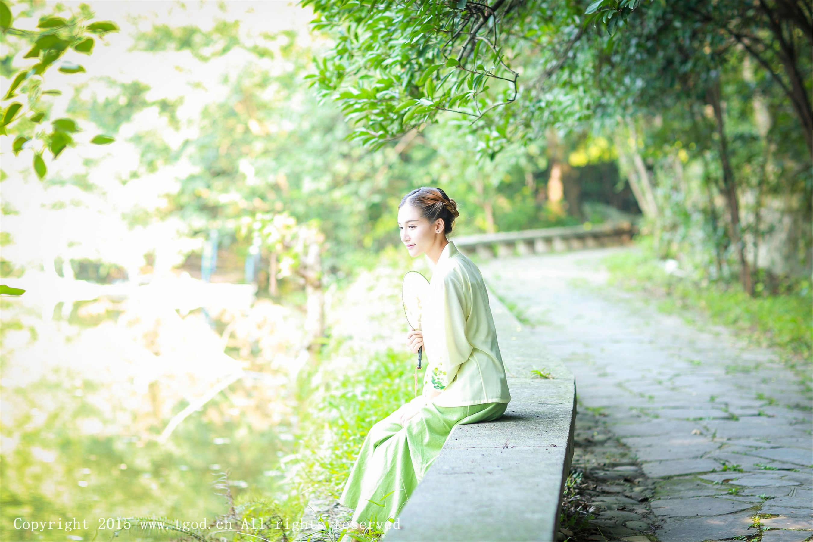 M940-艾希ICE《女神身着清新汉服 从湖畔缓缓走来》 [TGOD推女神] 写真集 - 94零社区 推女神-第2张