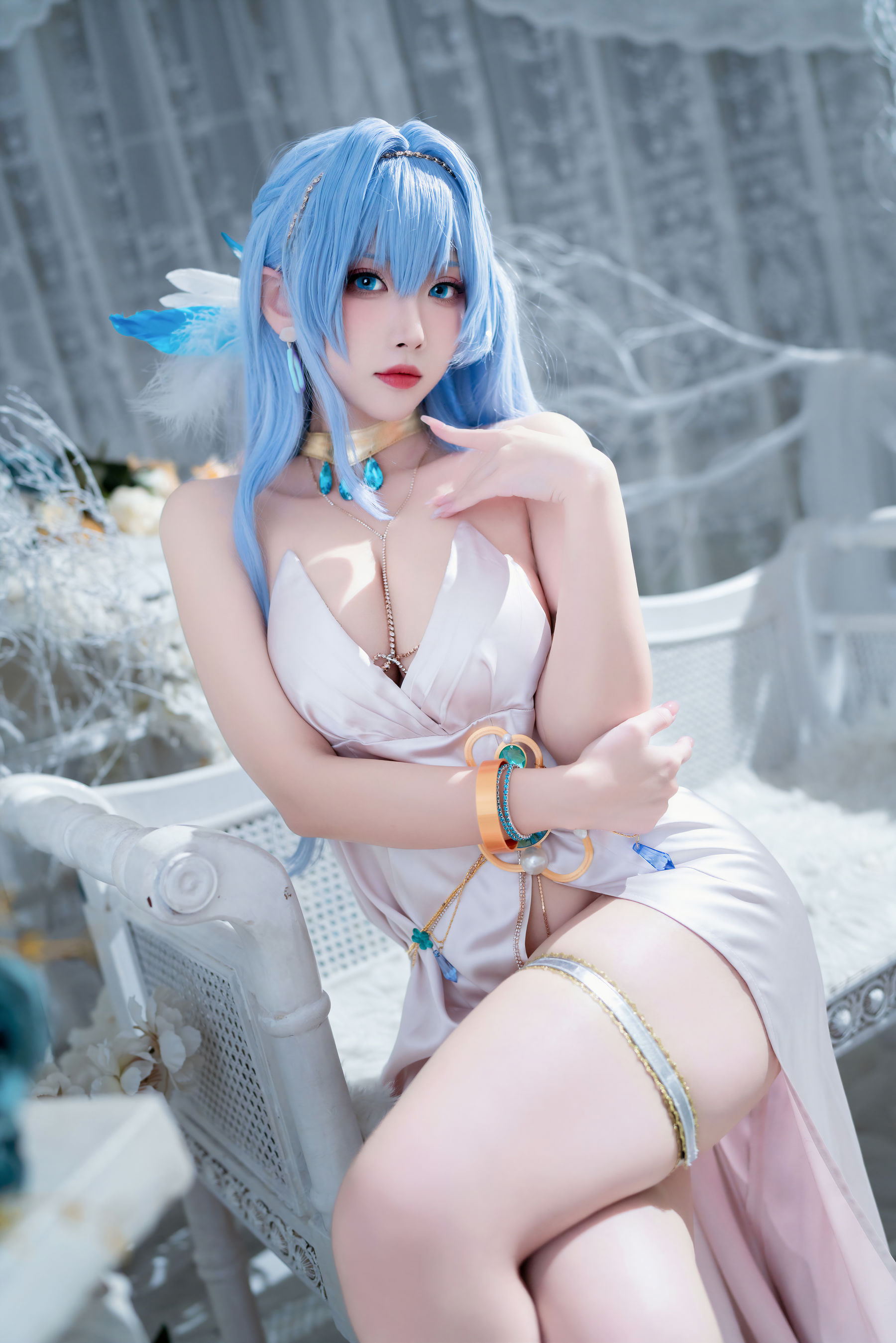 宫本桜 – Nikke胜利女神 海伦娜礼服 Cosplay-第2张