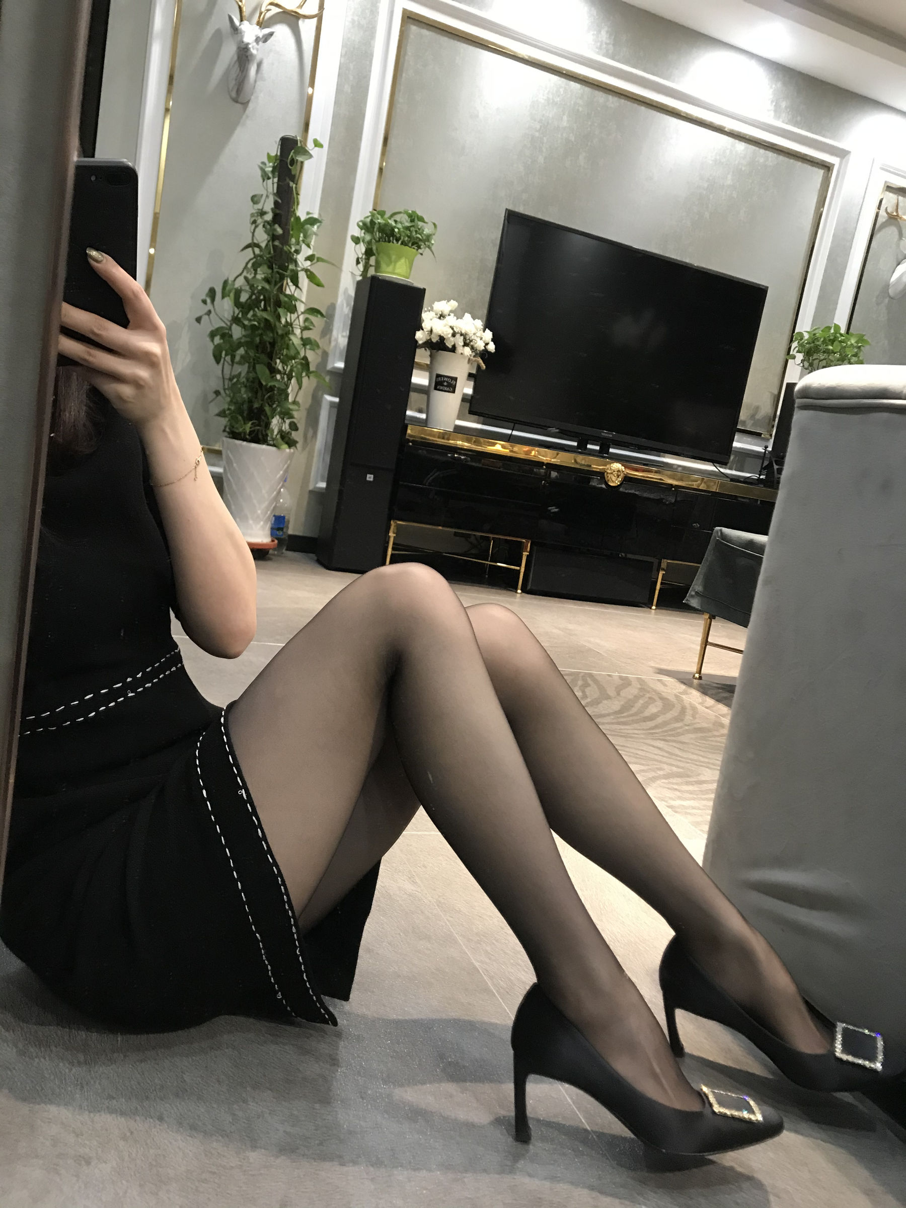 丝足博主麋鹿_Monroe 2020.04.06 难掩性感 Cosplay-第2张