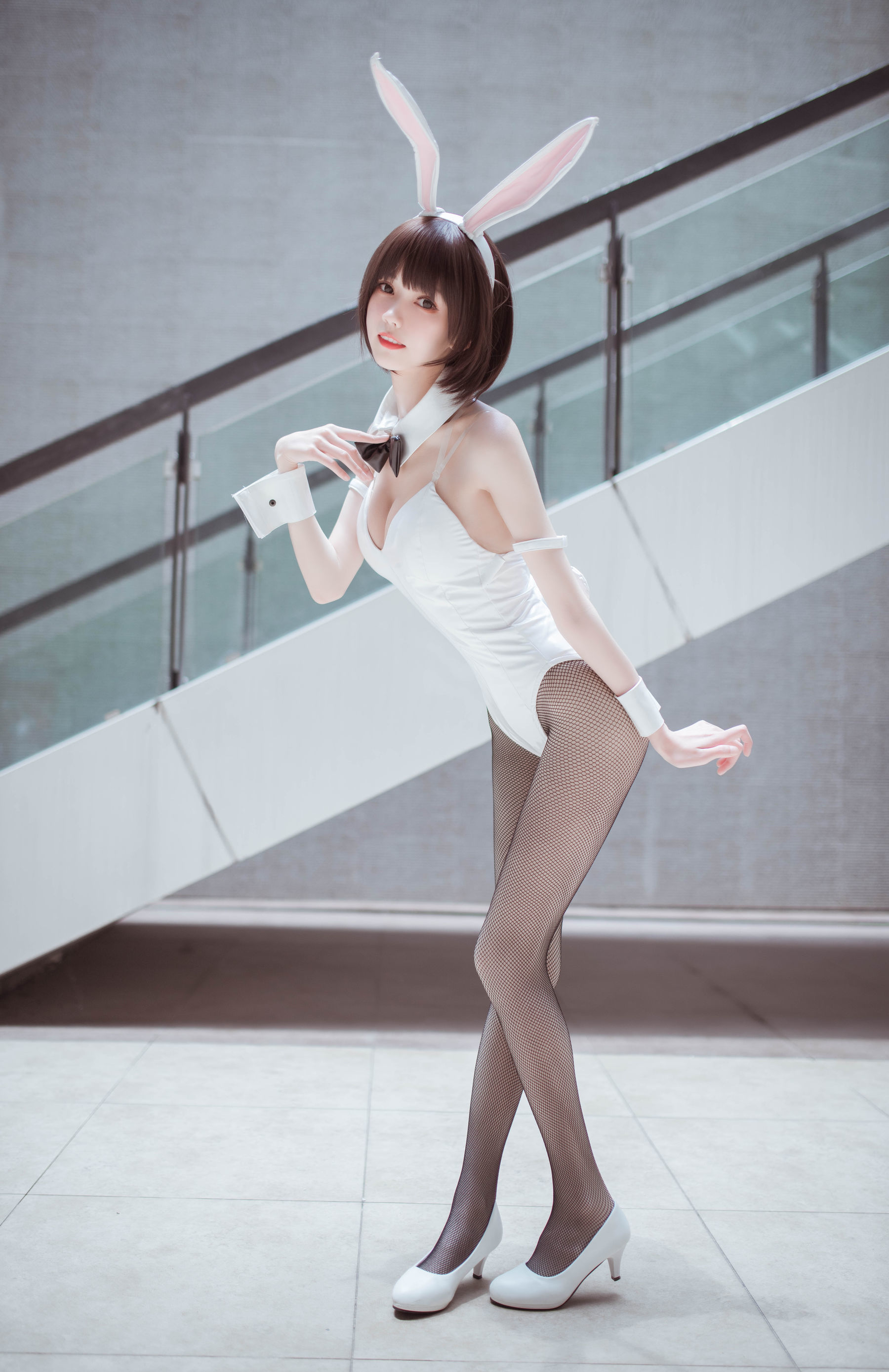 [萝莉COS] 小妖精你的负卿 – 圣人惠兔女郎 Cosplay-第1张