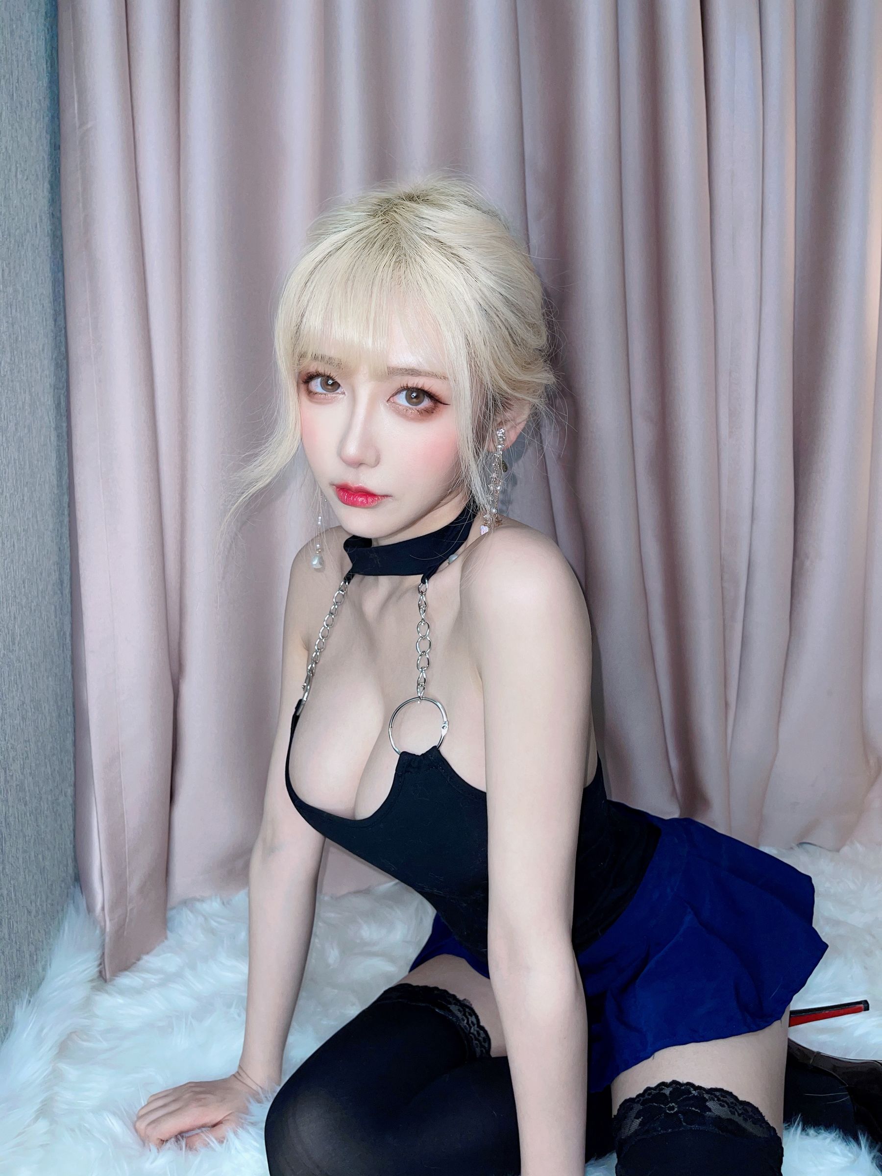 人气Coser啾小妍 – 金发芭比 Cosplay-第1张