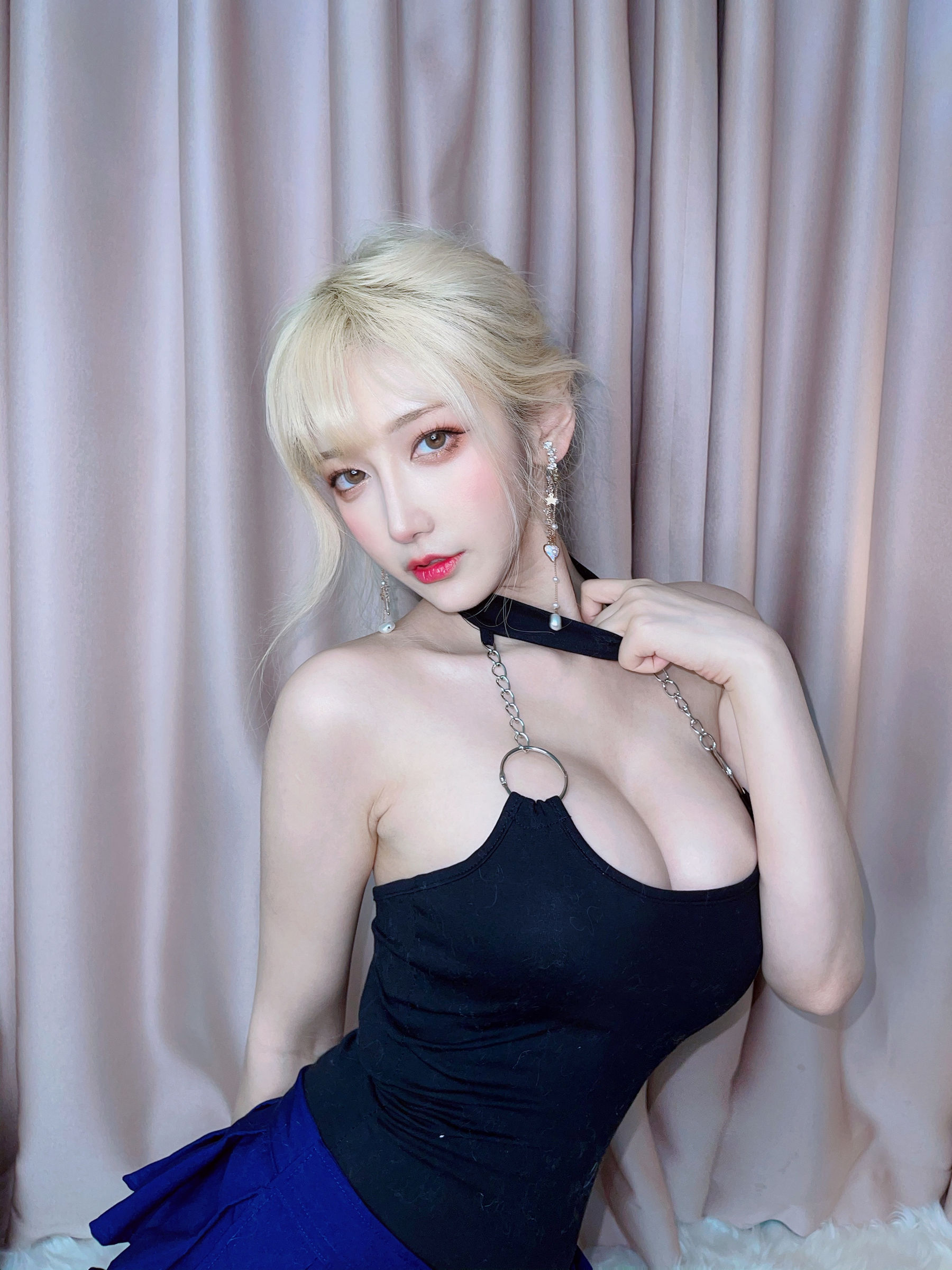 人气Coser啾小妍 – 金发芭比 Cosplay-第2张