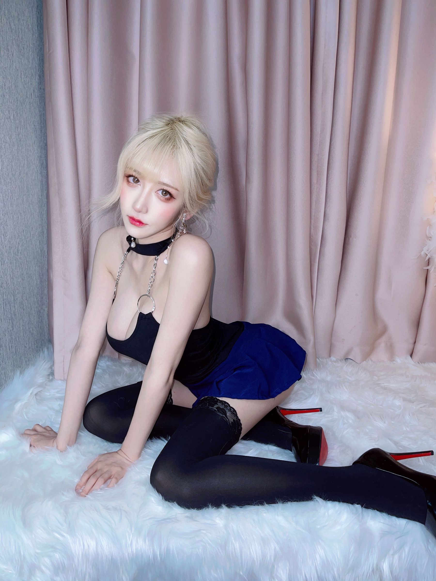 人气Coser啾小妍 – 金发芭比 Cosplay-第3张