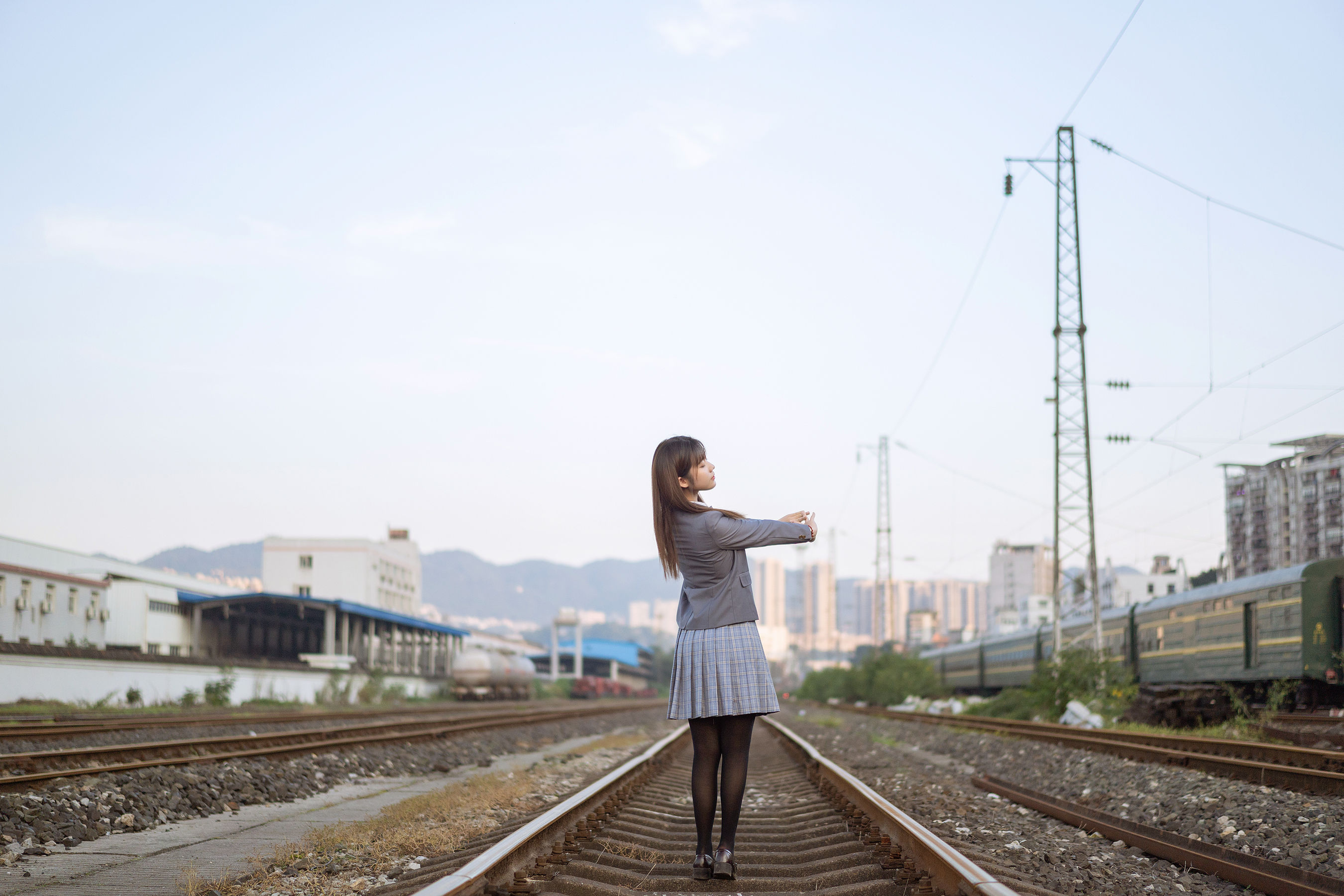微博福利姬镜酱 私奔之制服 Cosplay-第1张