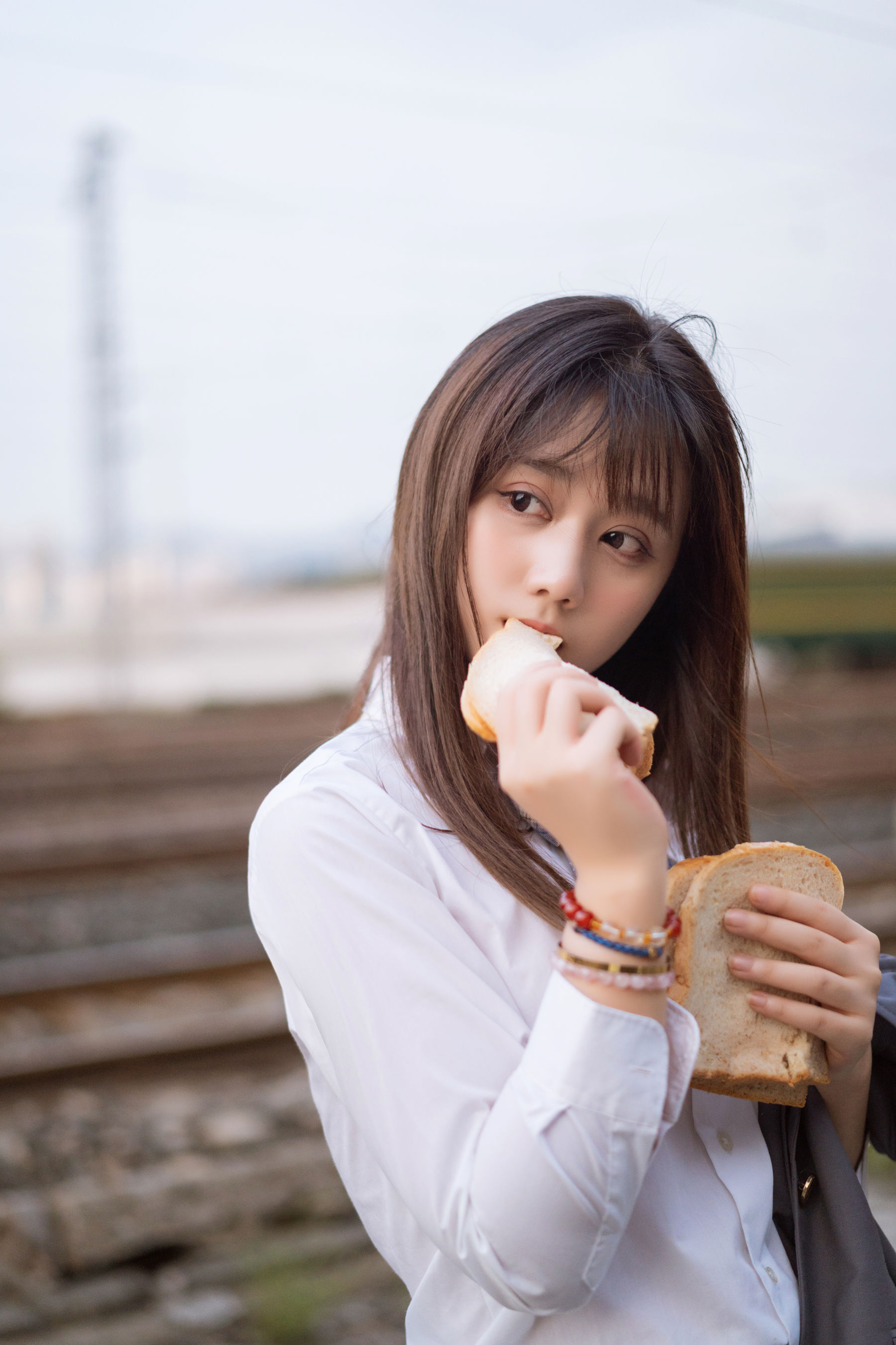 微博福利姬镜酱 私奔之制服 Cosplay-第4张