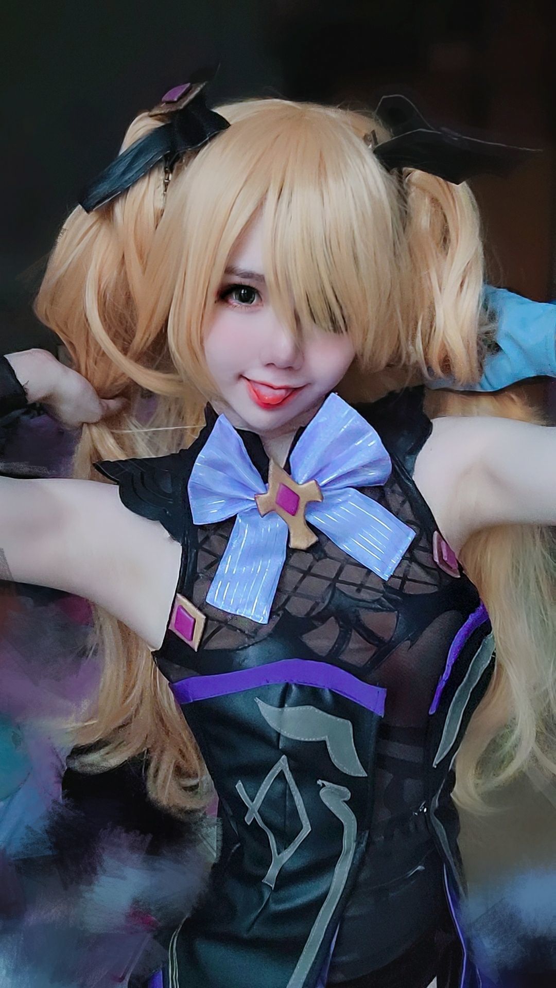 Sally Dorasnow – Fischl Selfie Cosplay-第1张