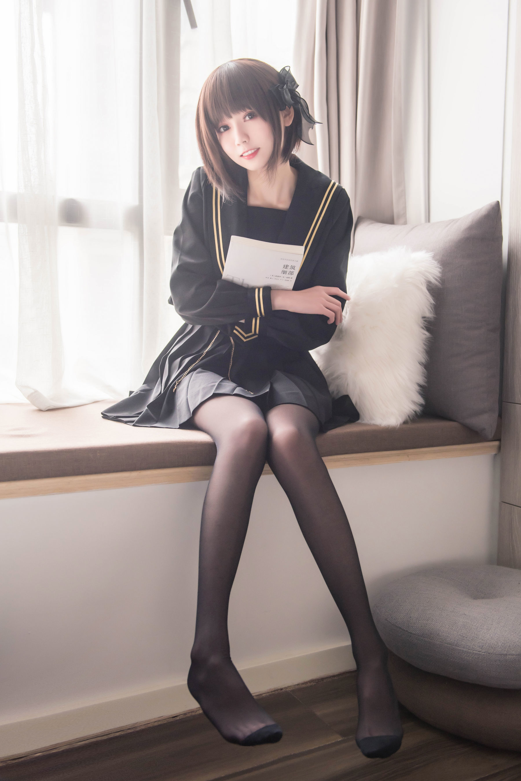 [萝莉COS] 小妖精你的负卿 – 窗台制服 Cosplay-第1张