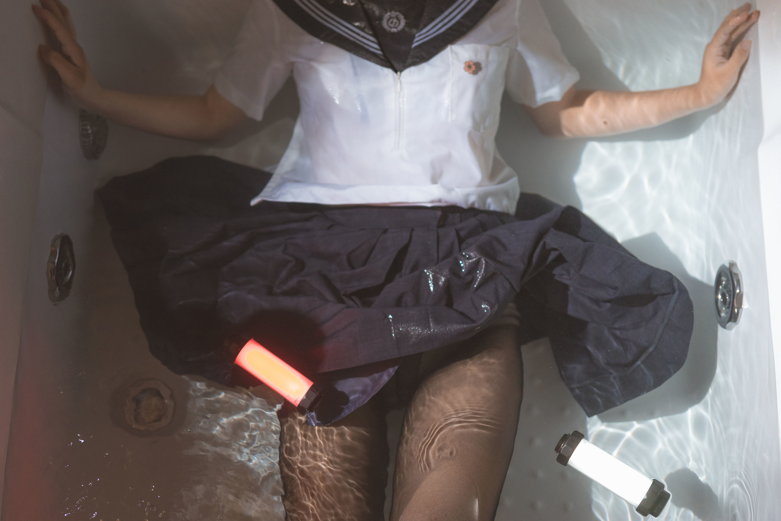 [萝莉COS] 面饼仙儿 – 脑内少女 浴缸黑丝 Cosplay-第16张