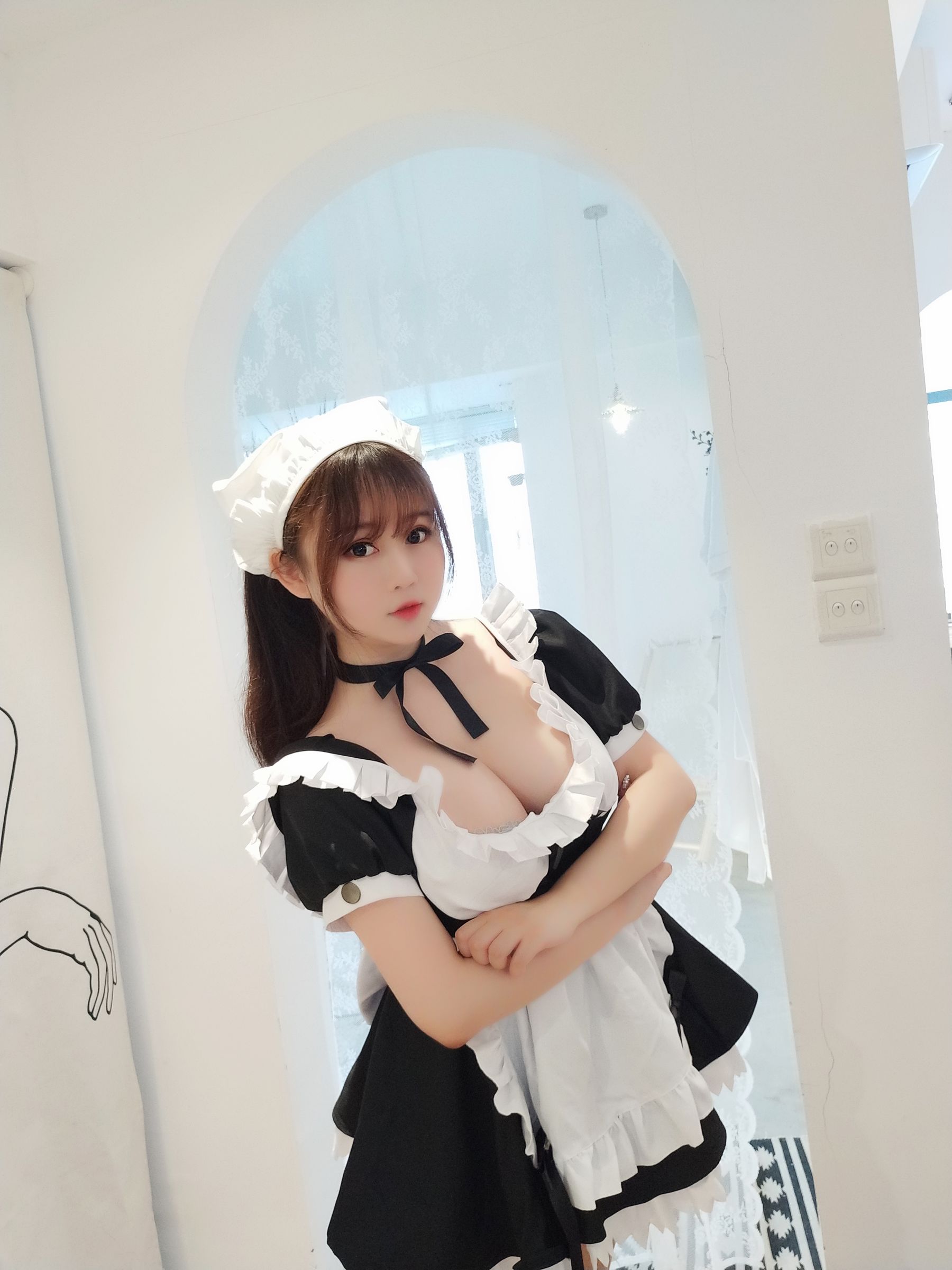 蜜桃少女是依酱呀 女仆2.0 Cosplay-第1张