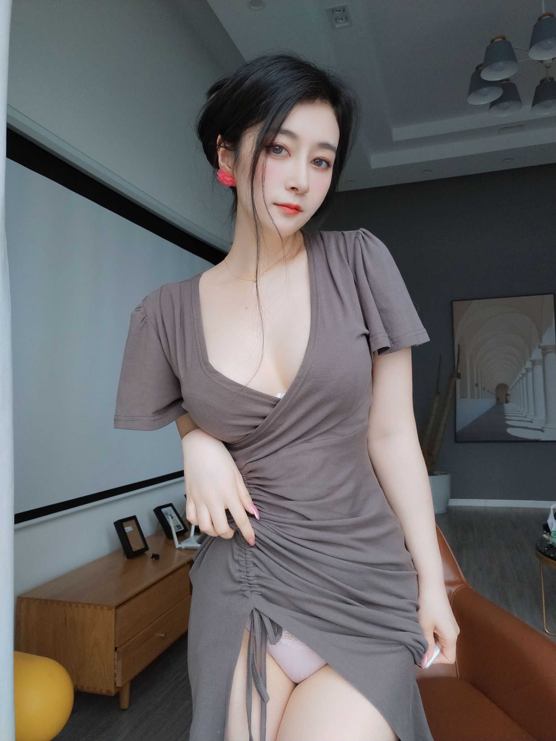 Coser小姐姐白银 – 风情美妇 Cosplay-第1张
