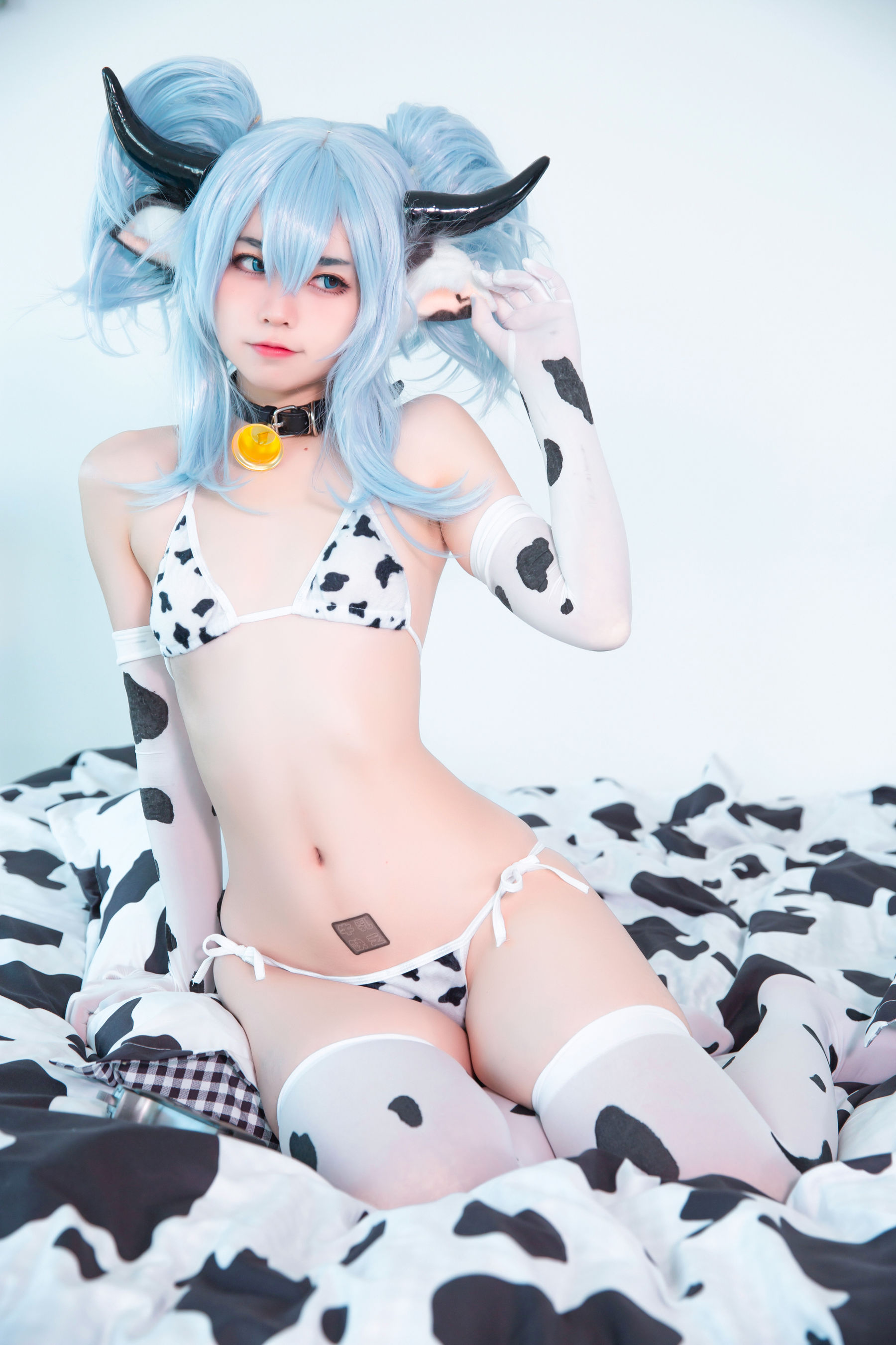 动漫博主G44不会受伤 – PA-15 奶牛 Cosplay-第1张