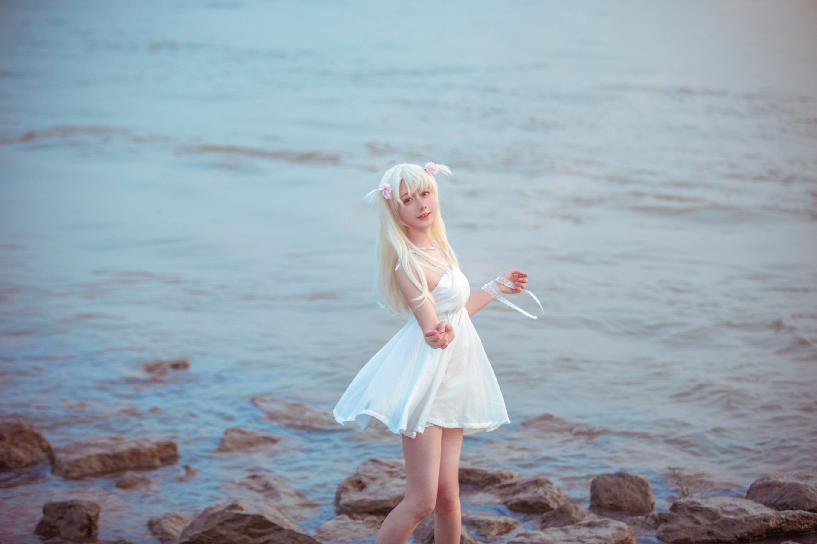 动漫博主弦音sic – 伊莉雅 白裙 Cosplay-第4张