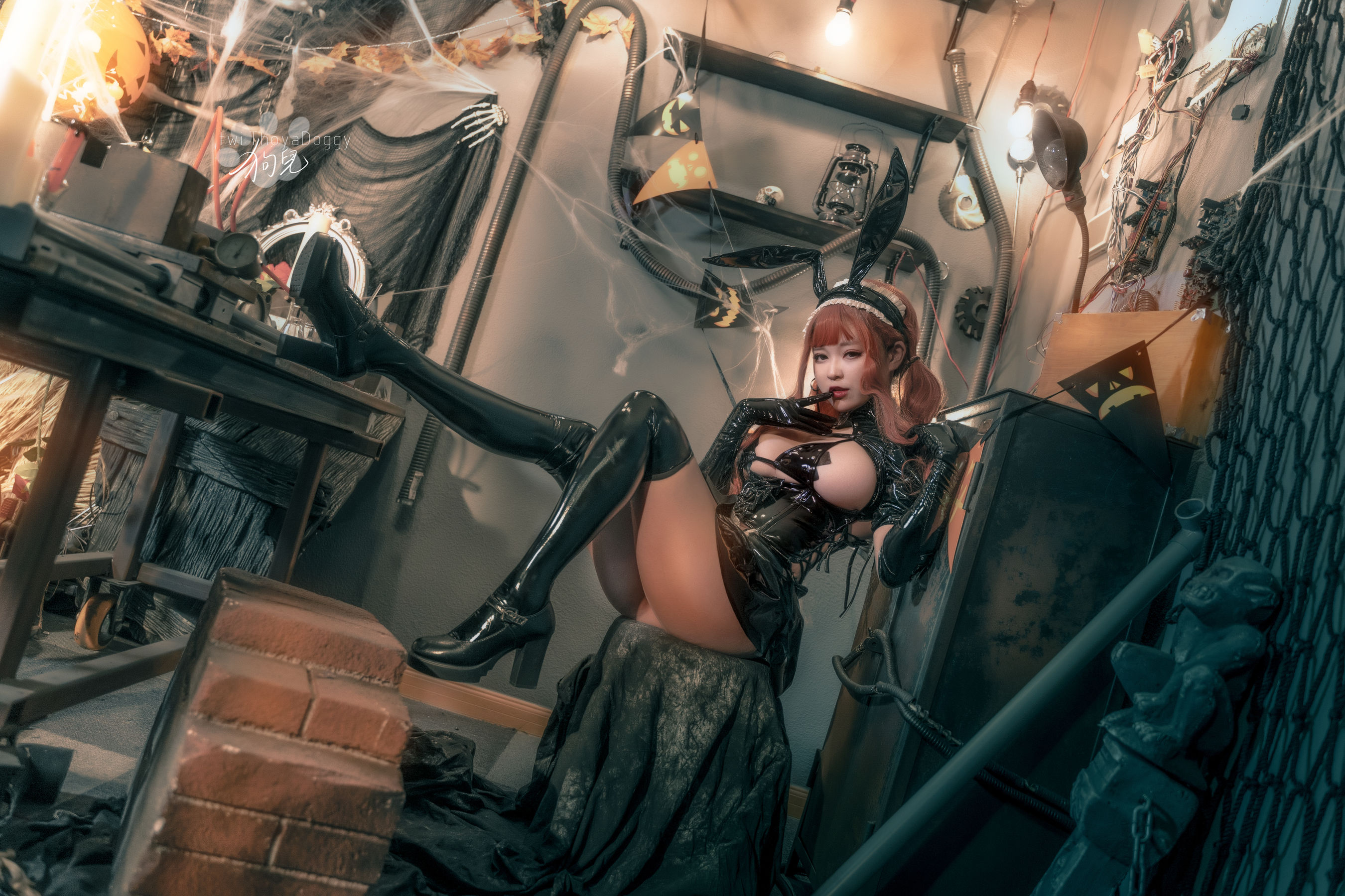 奇行家狗崽(棕桠阿狗崽) – 漆皮兔女仆 Cosplay-第1张