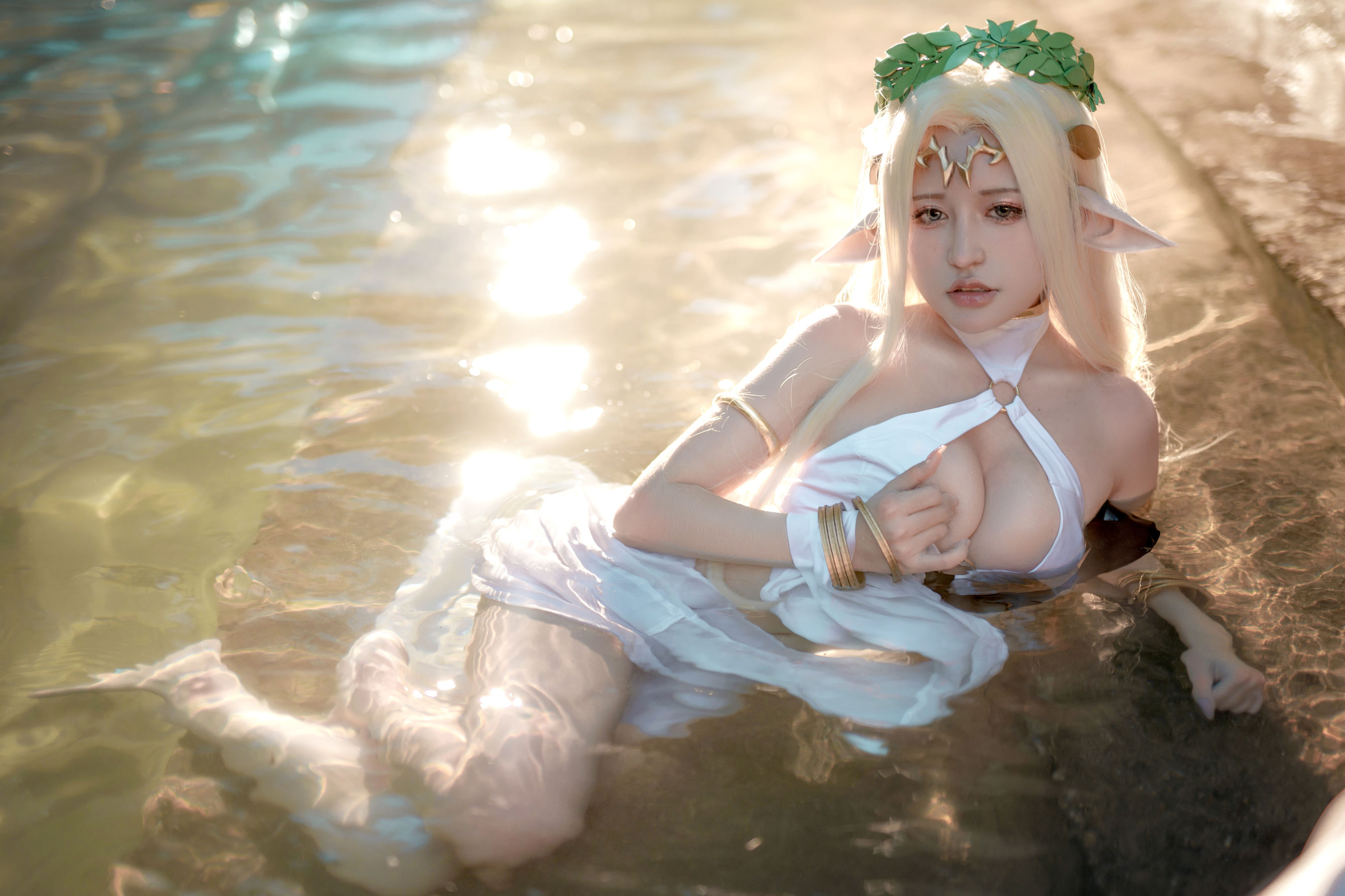 一笑芳香沁 – 黑兽白精灵 Cosplay-第1张