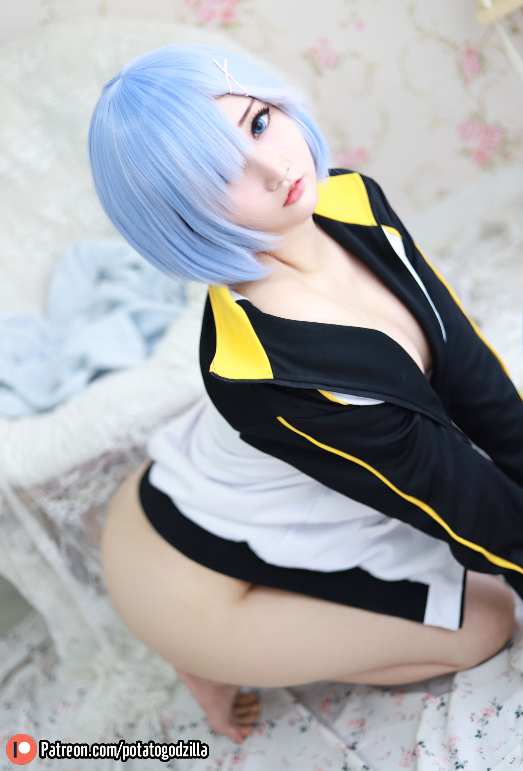 Coser小姐姐Potato Godzilla – Rem In Subaru Jacket Cosplay-第4张