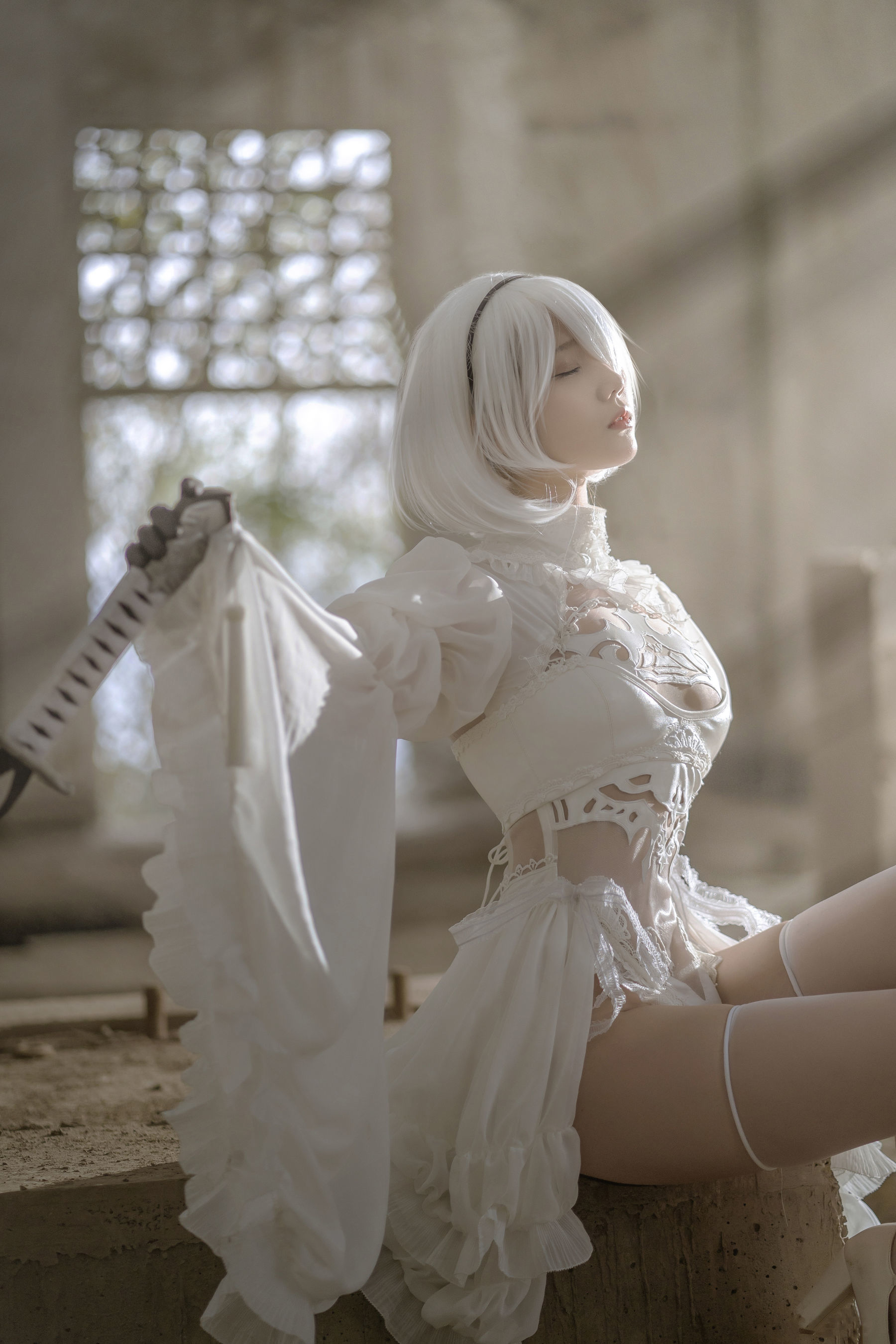 微博福利姬镜酱 2B白色婚纱 Cosplay-第1张