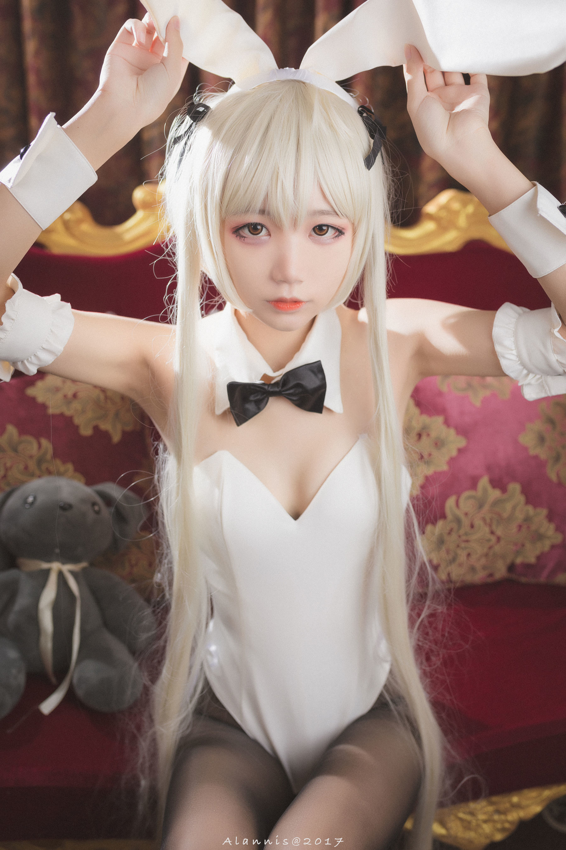 [萝莉COS] 清纯少女五更百鬼 – 兔女郎+白丝美腿 Cosplay-第1张