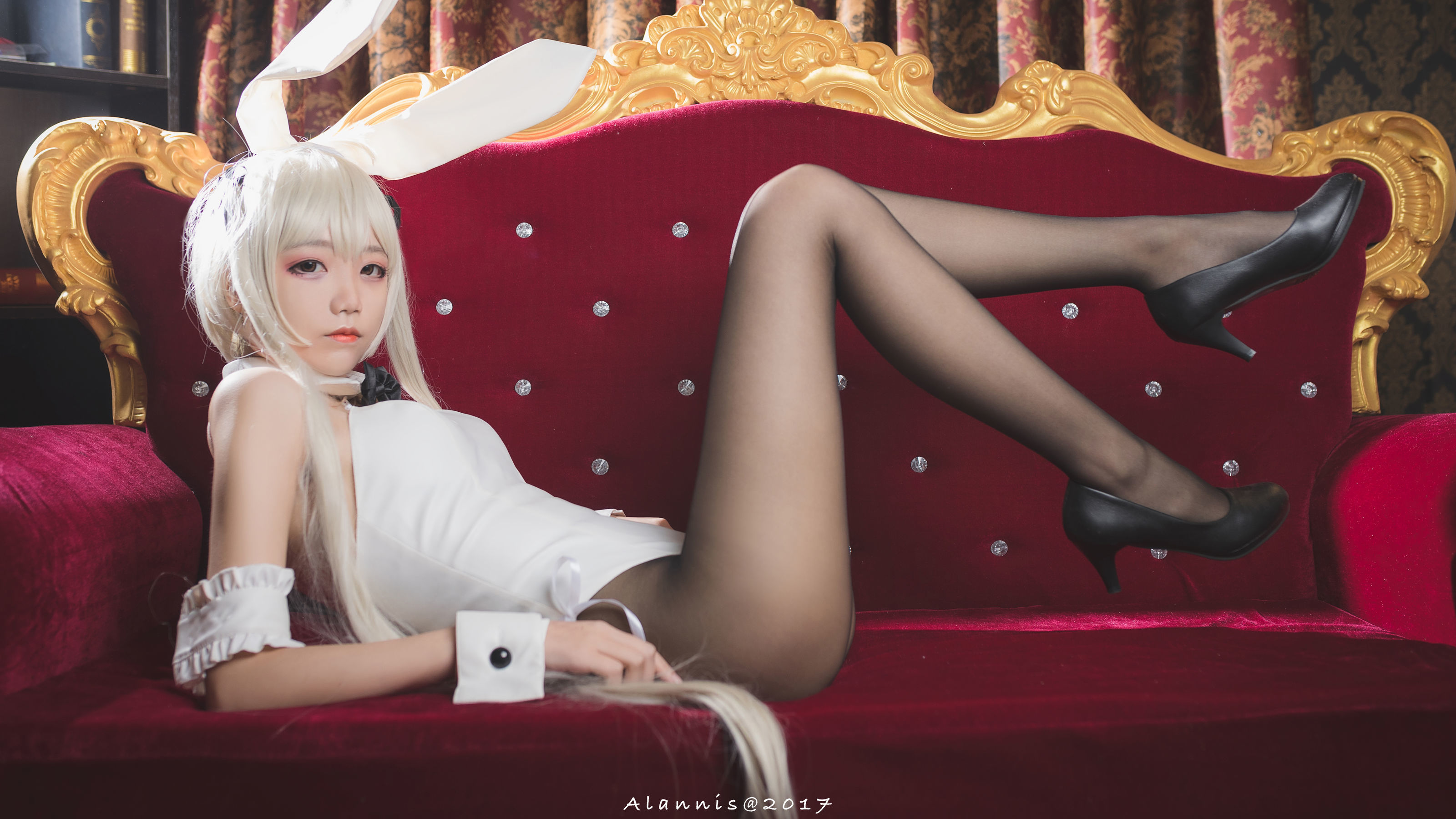 [萝莉COS] 清纯少女五更百鬼 – 兔女郎+白丝美腿 Cosplay-第2张