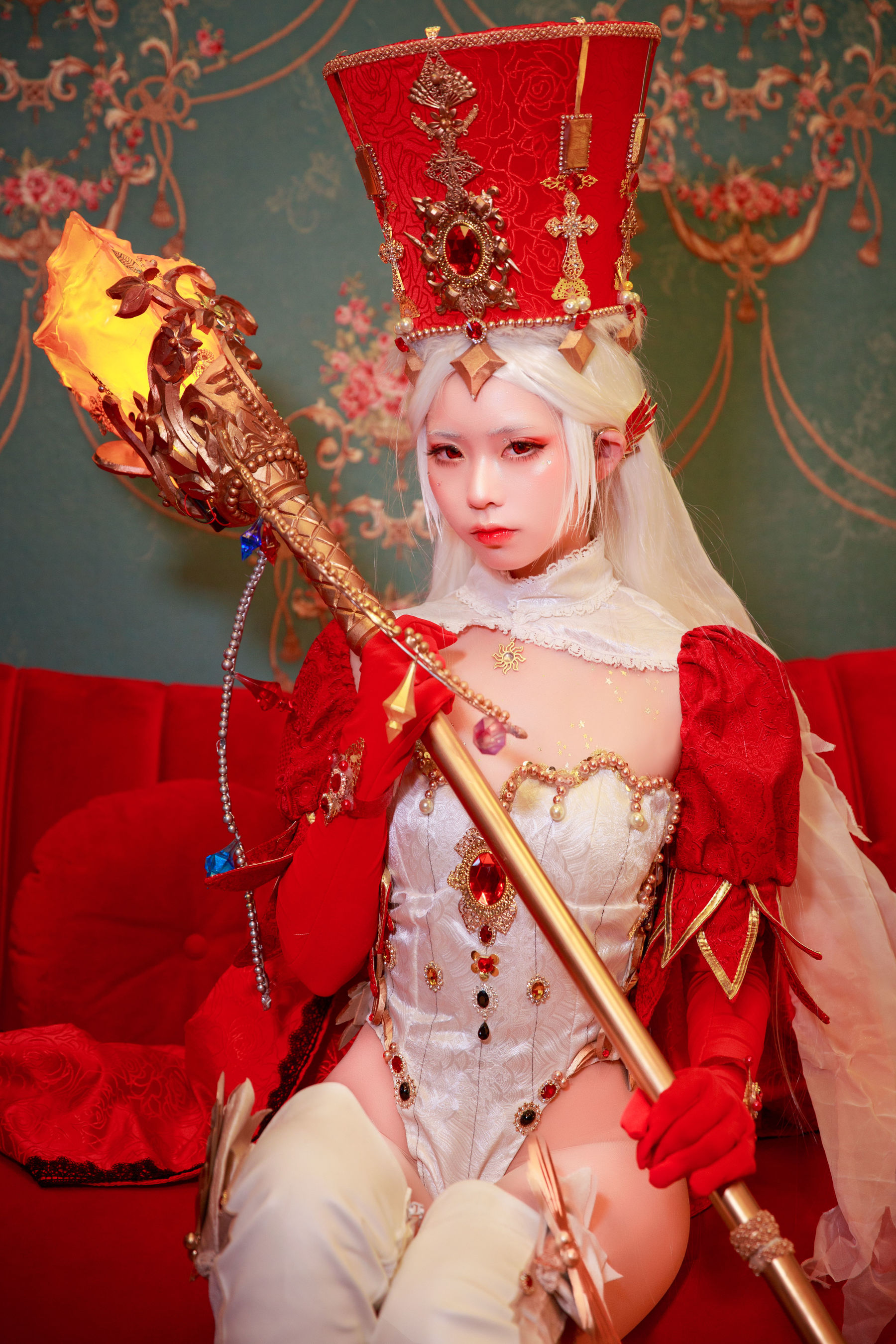动漫博主G44不会受伤 – 教皇 Cosplay-第1张