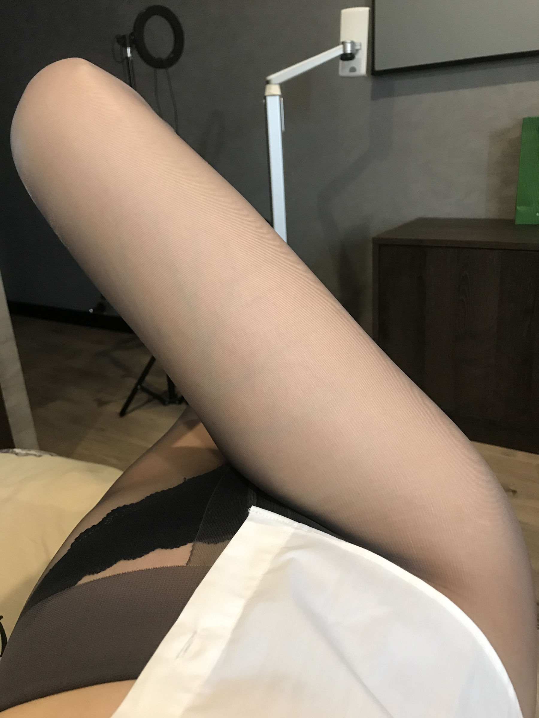 丝足博主麋鹿_Monroe 2020.06.23 寂寞黑丝 Cosplay-第9张