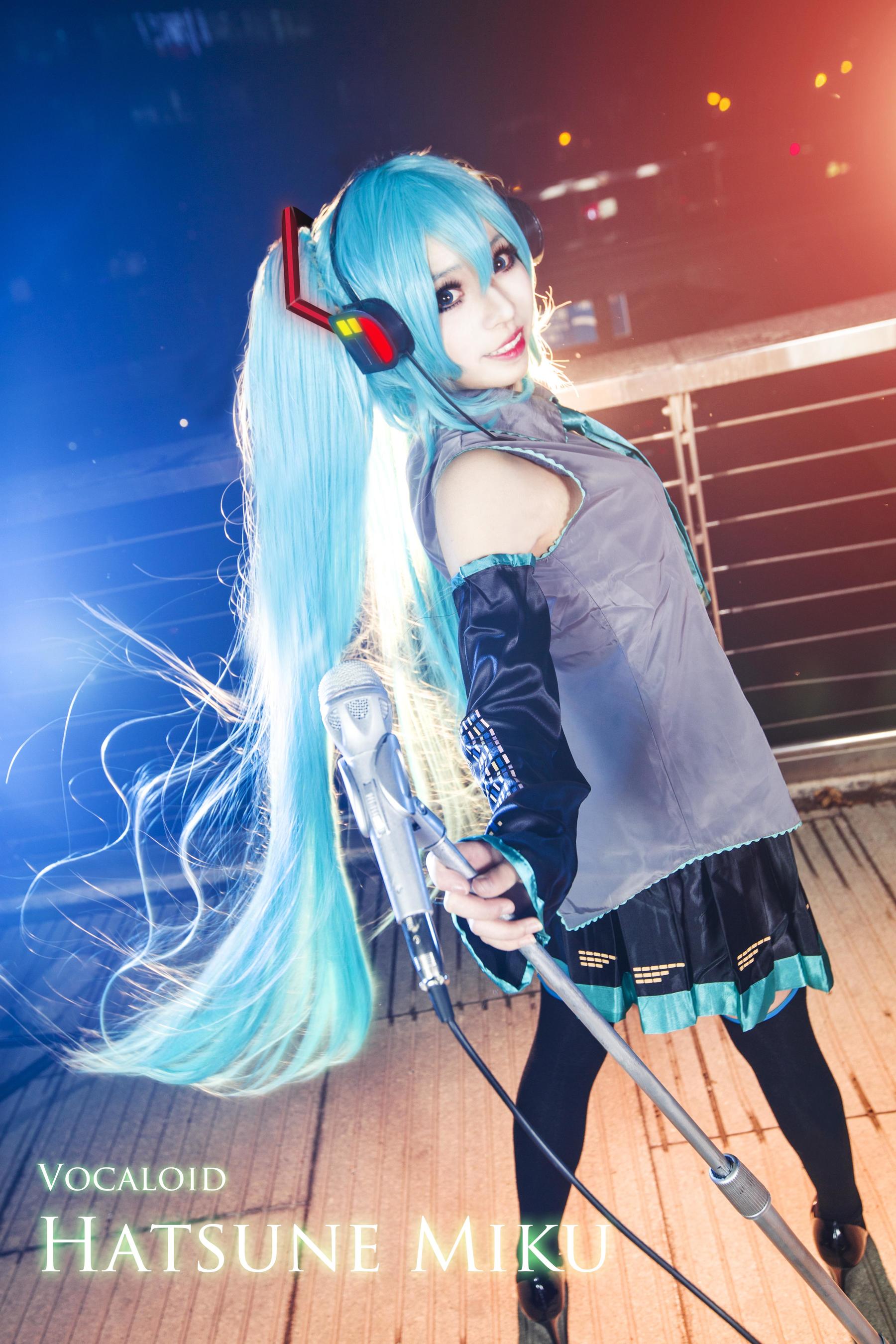[Cosplay写真] 萌妹白易子教主 – VOCALOID Cosplay-第1张