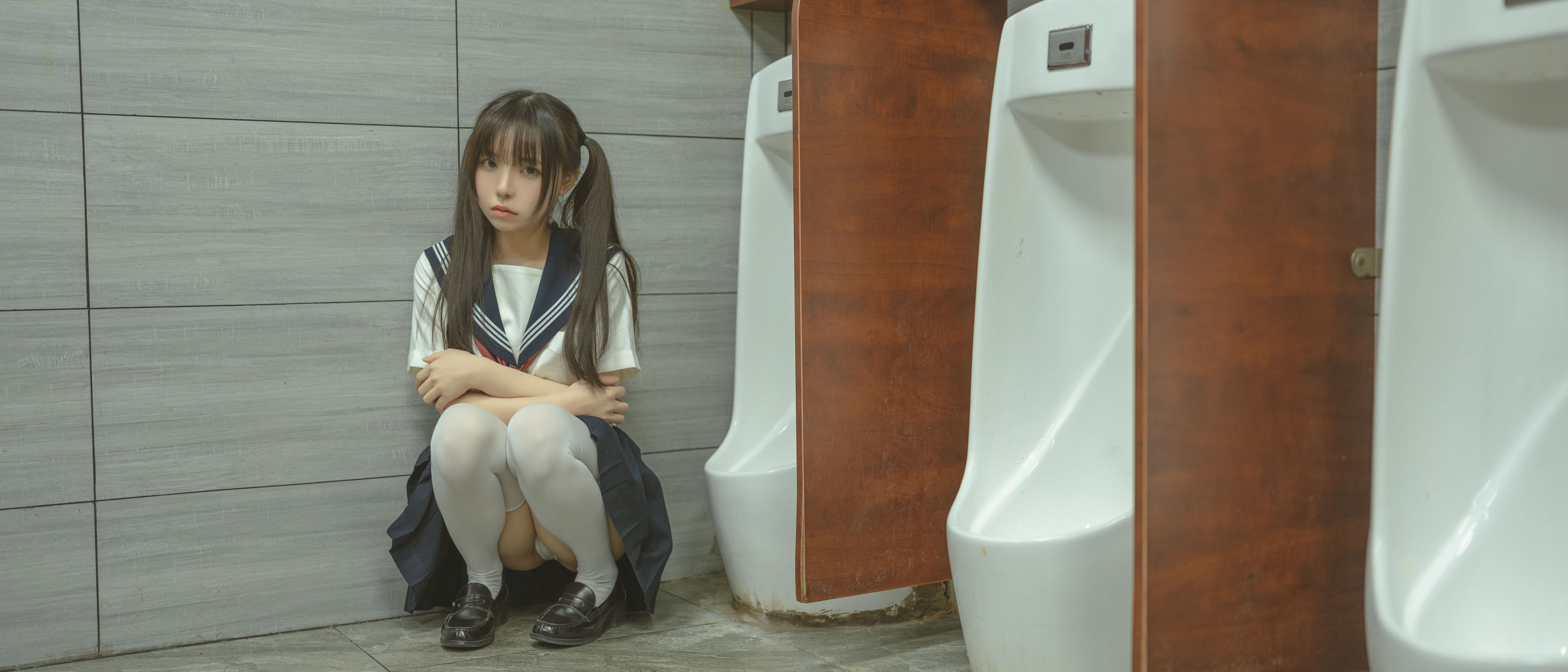 六味帝皇酱 – 厕所JK Cosplay-第7张