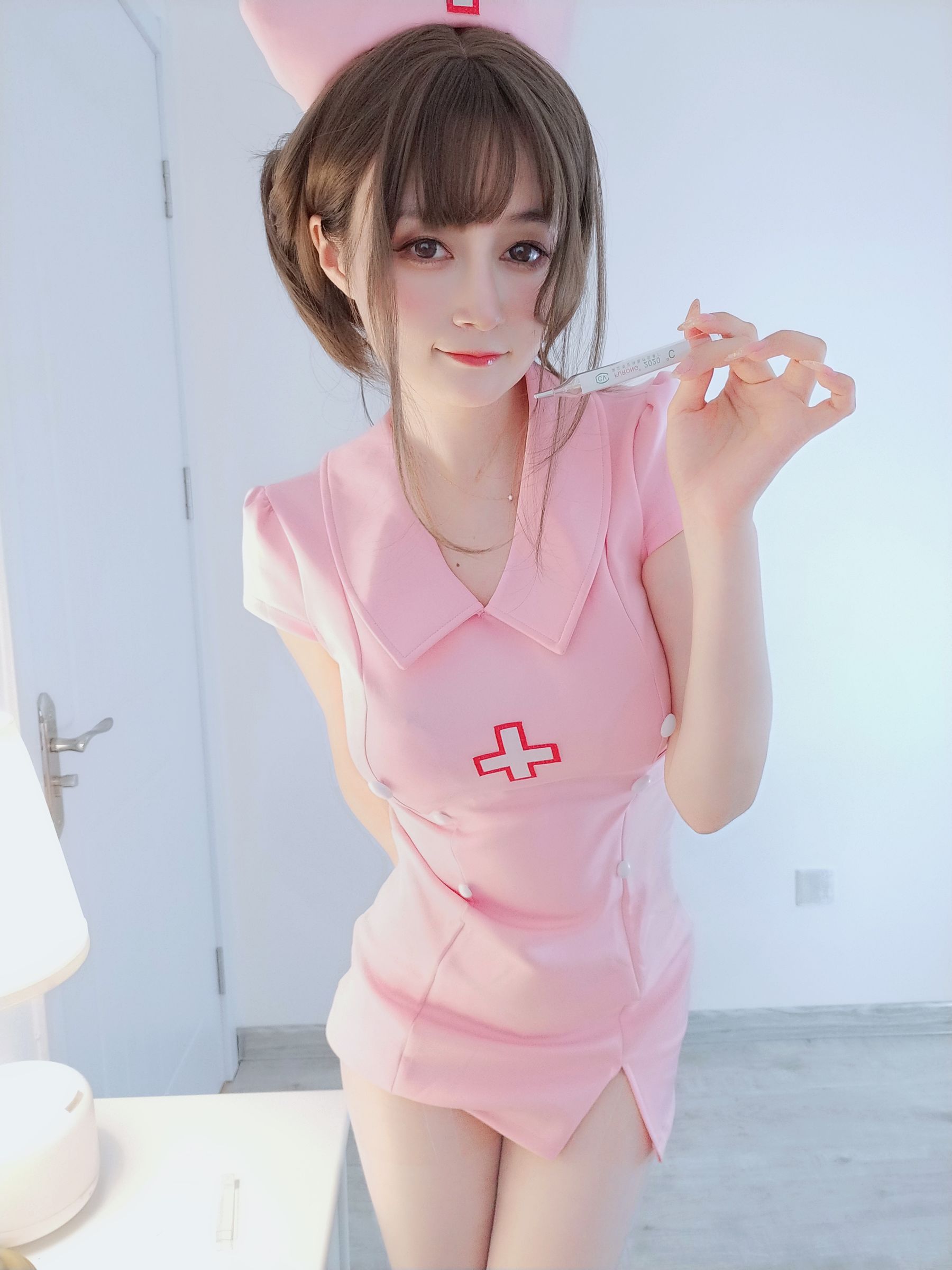 Coser小姐姐白银 – 夜间的私人护士 Cosplay-第24张