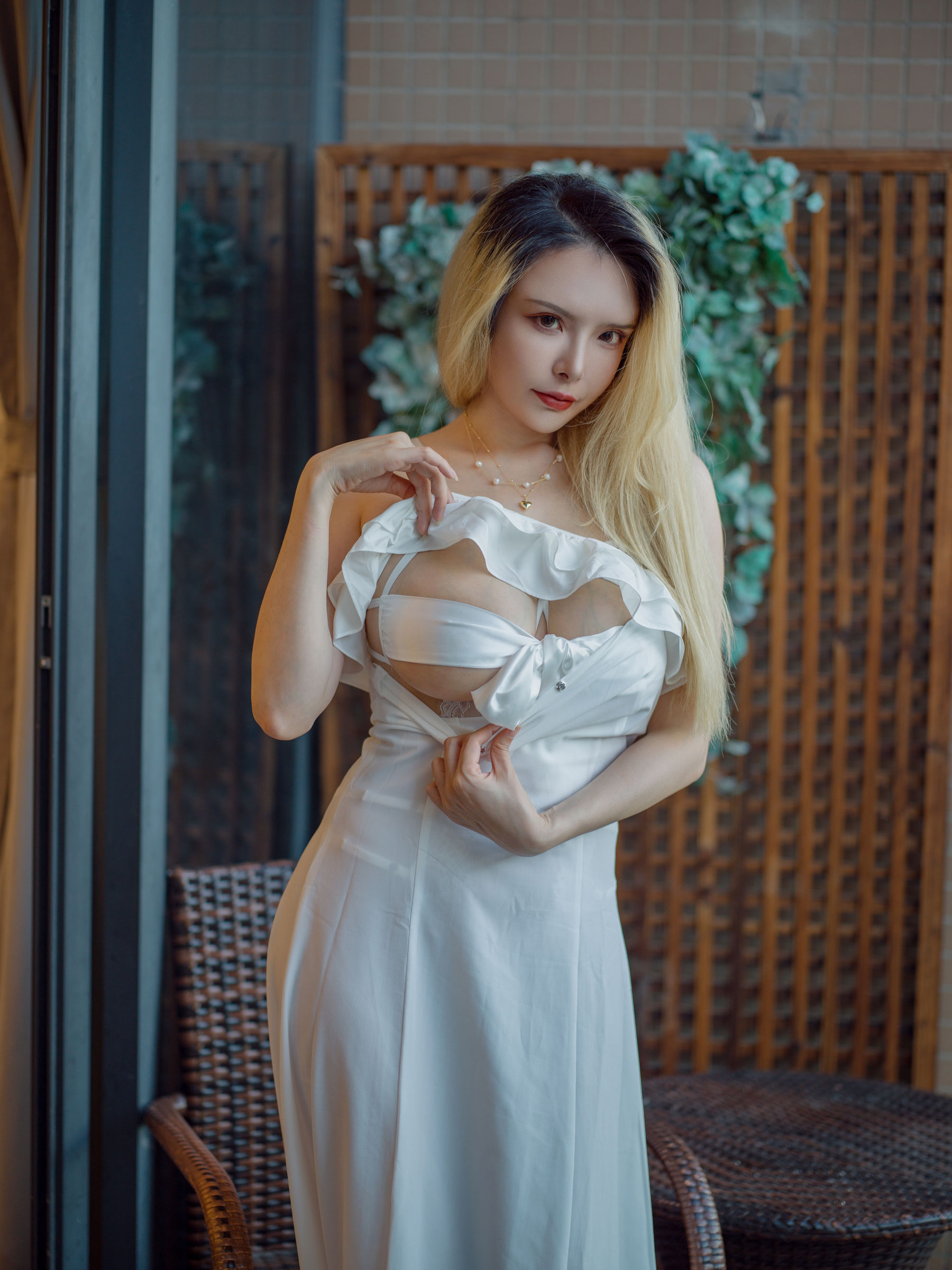 秋和柯基(夏小秋秋秋) – 白色连衣裙 Cosplay-第4张