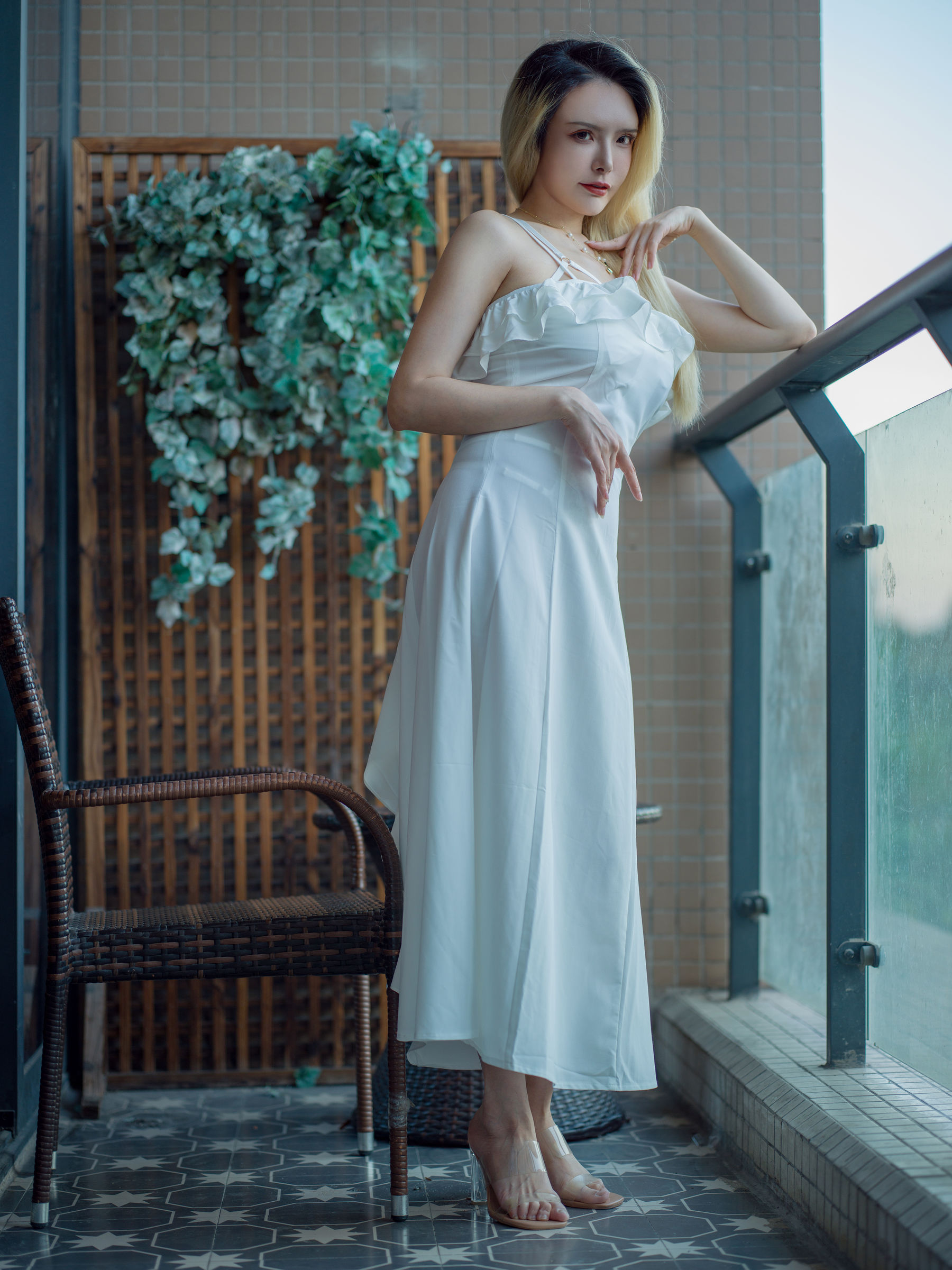 秋和柯基(夏小秋秋秋) – 白色连衣裙 Cosplay-第21张