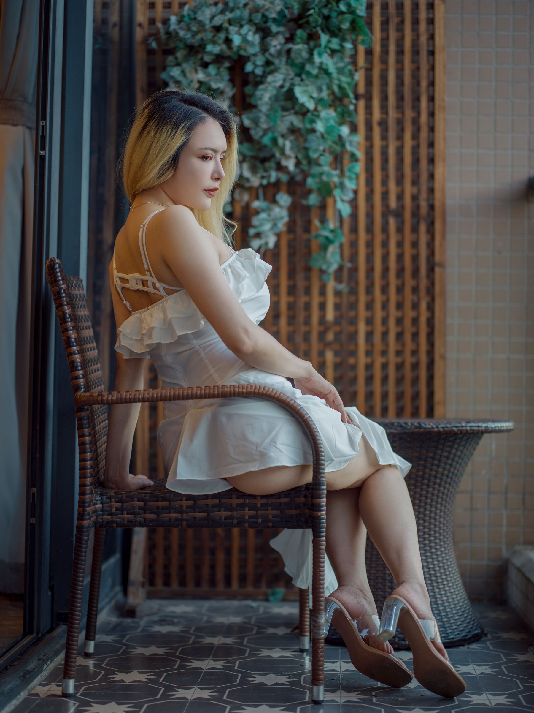 秋和柯基(夏小秋秋秋) – 白色连衣裙 Cosplay-第24张