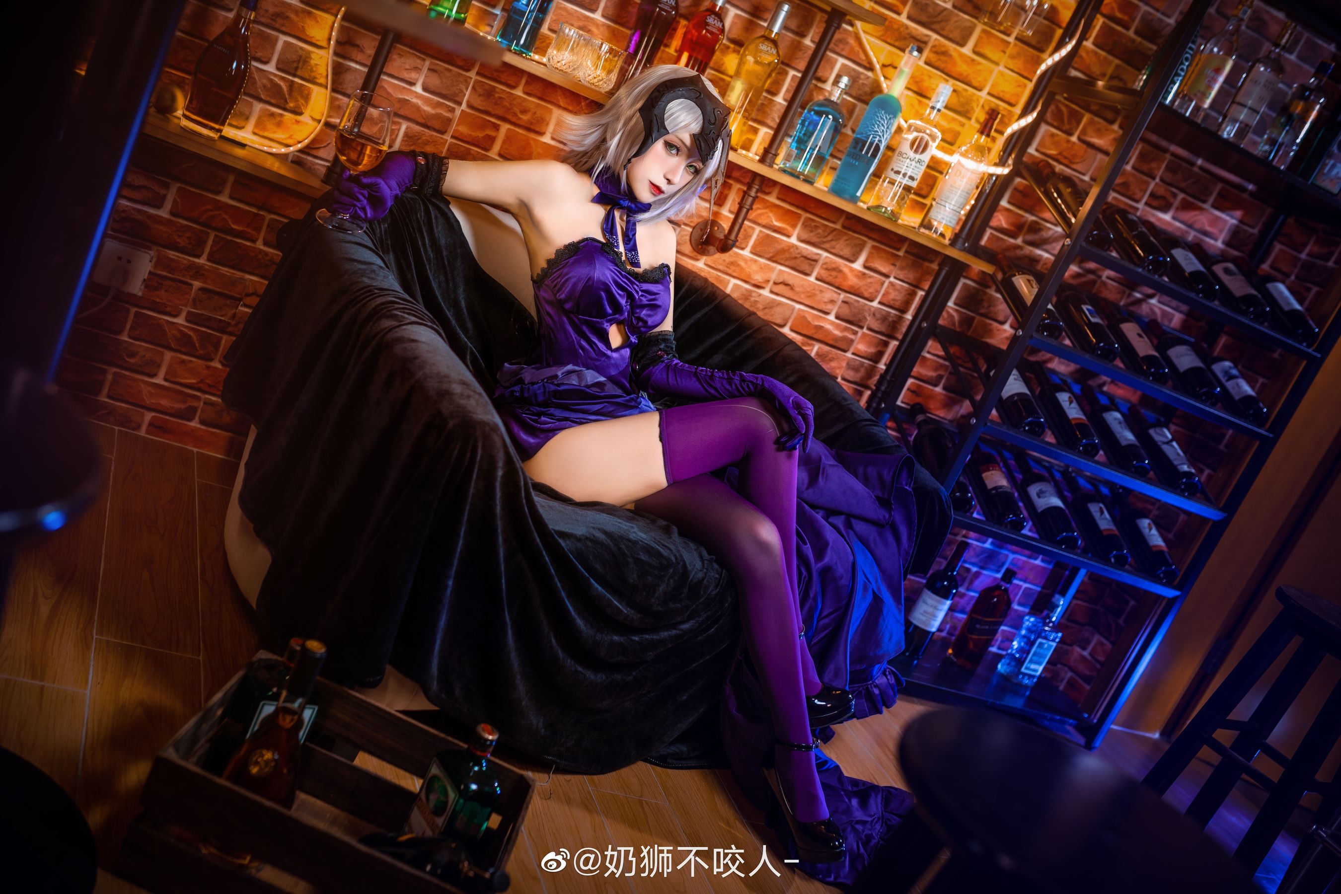 [Cosplay写真] 奶狮不咬人 – 黑贞德 Cosplay-第6张
