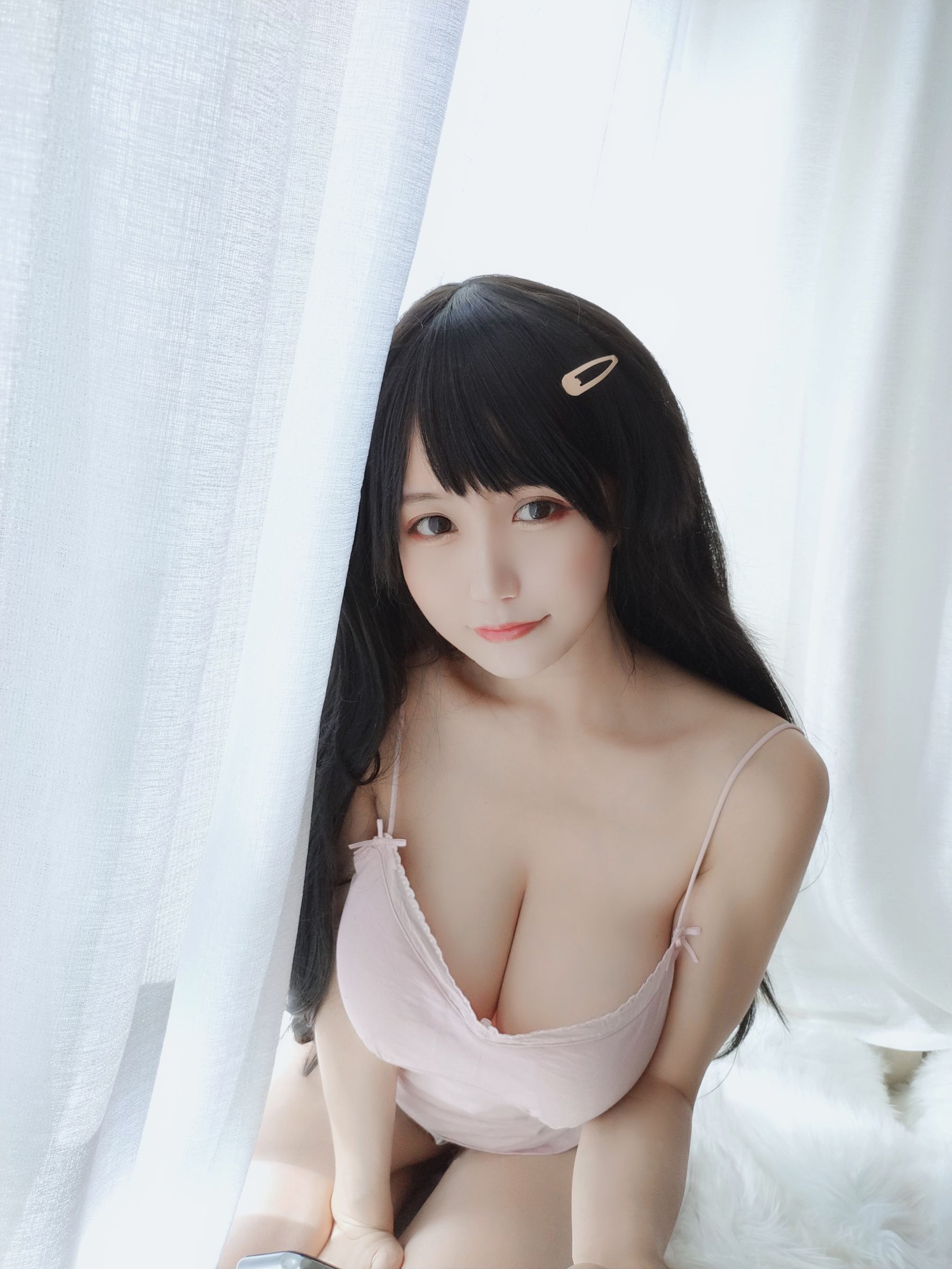 [Cosplay写真] 动漫博主小仓千代w – 粉色吊带 Cosplay-第1张