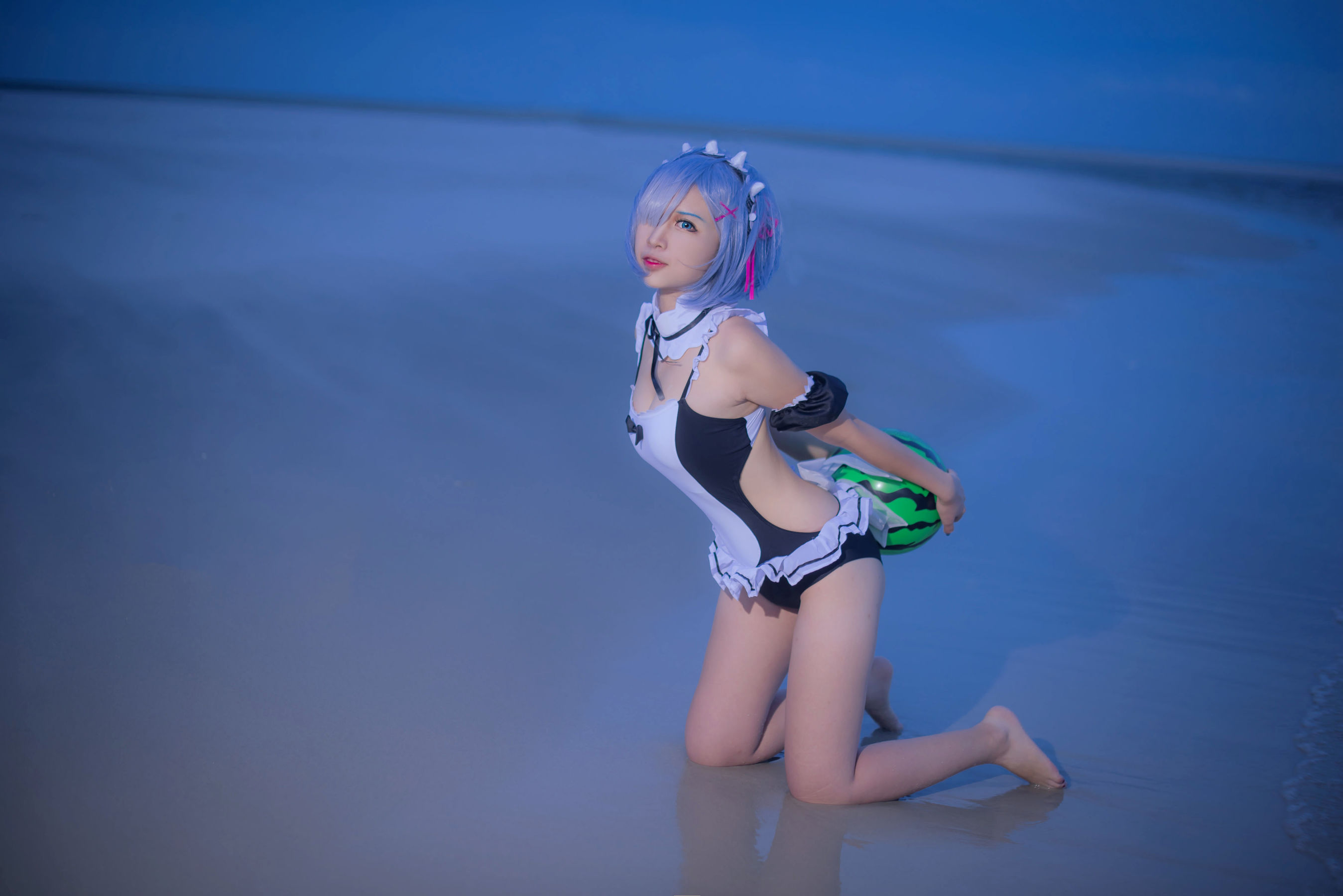 人气Coser二佐Nisa – 蕾姆泳衣 Cosplay-第2张