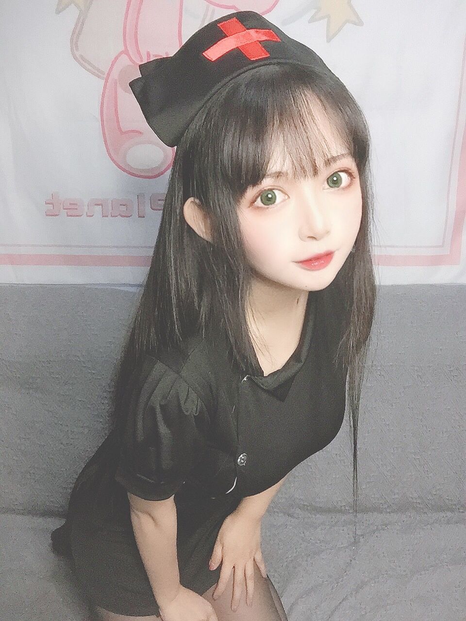 大眼萌妹黑猫猫OvO – 护士喵 Cosplay-第1张