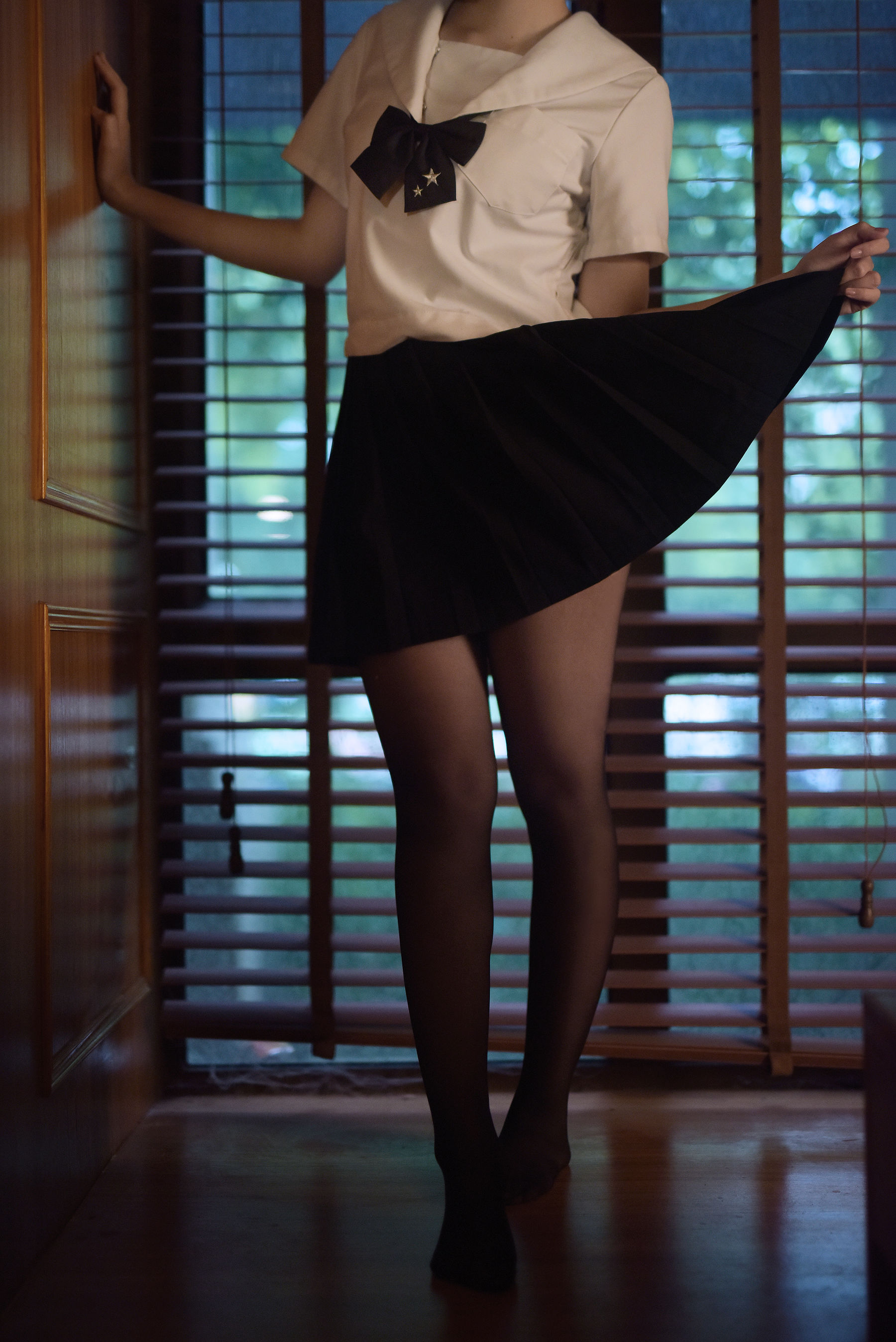 [Cosplay写真] 人气Coser二佐Nisa – 黑丝JK私房 Cosplay-第2张