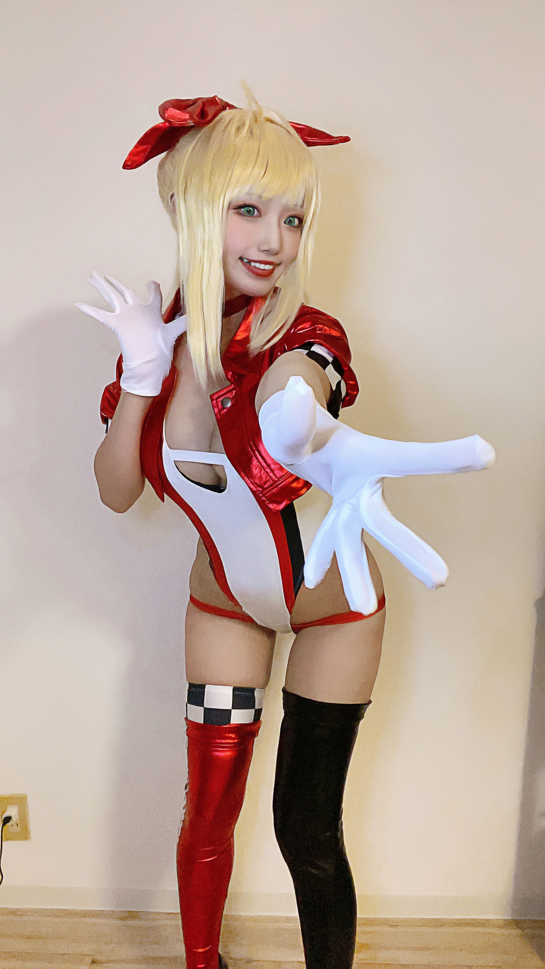 动漫博主切切celia – 尼禄赛车 Cosplay-第1张