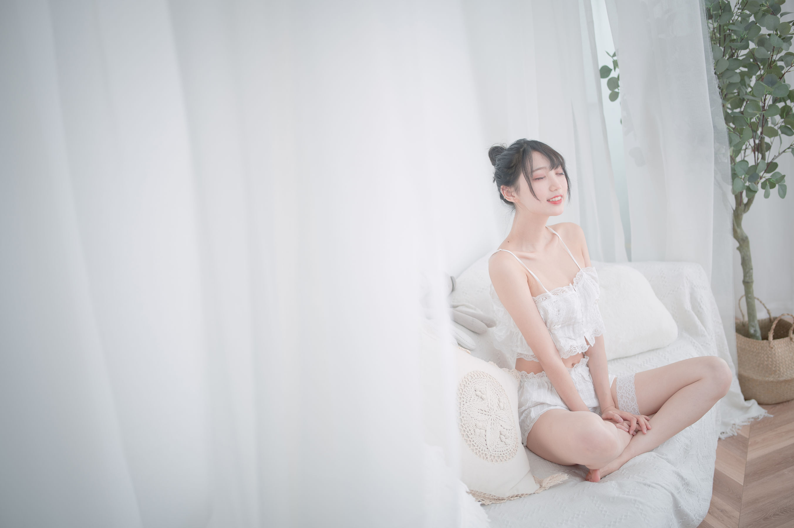 周叽是可爱兔兔 – 白色睡衣 Cosplay-第18张